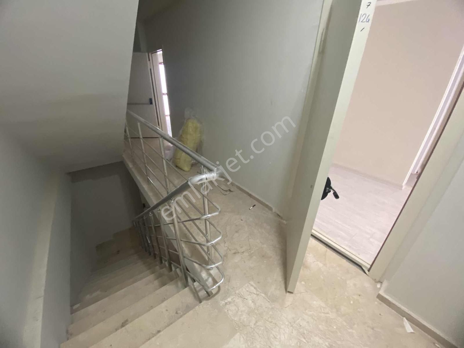 Tuzla İstasyonda Site İçi Ebv.banyolu 3+1 Arakat Satılık Daire - Görsel 17