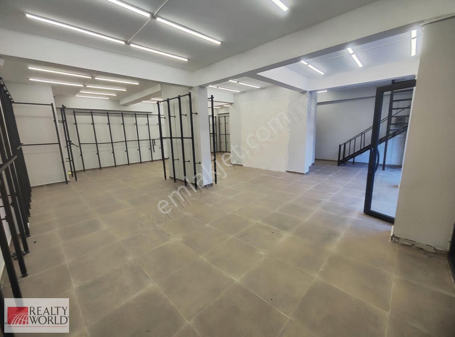 Güngören Tekstil Merkezi Yeni Binada 165m2 Ziya Paşa Cd Devamı