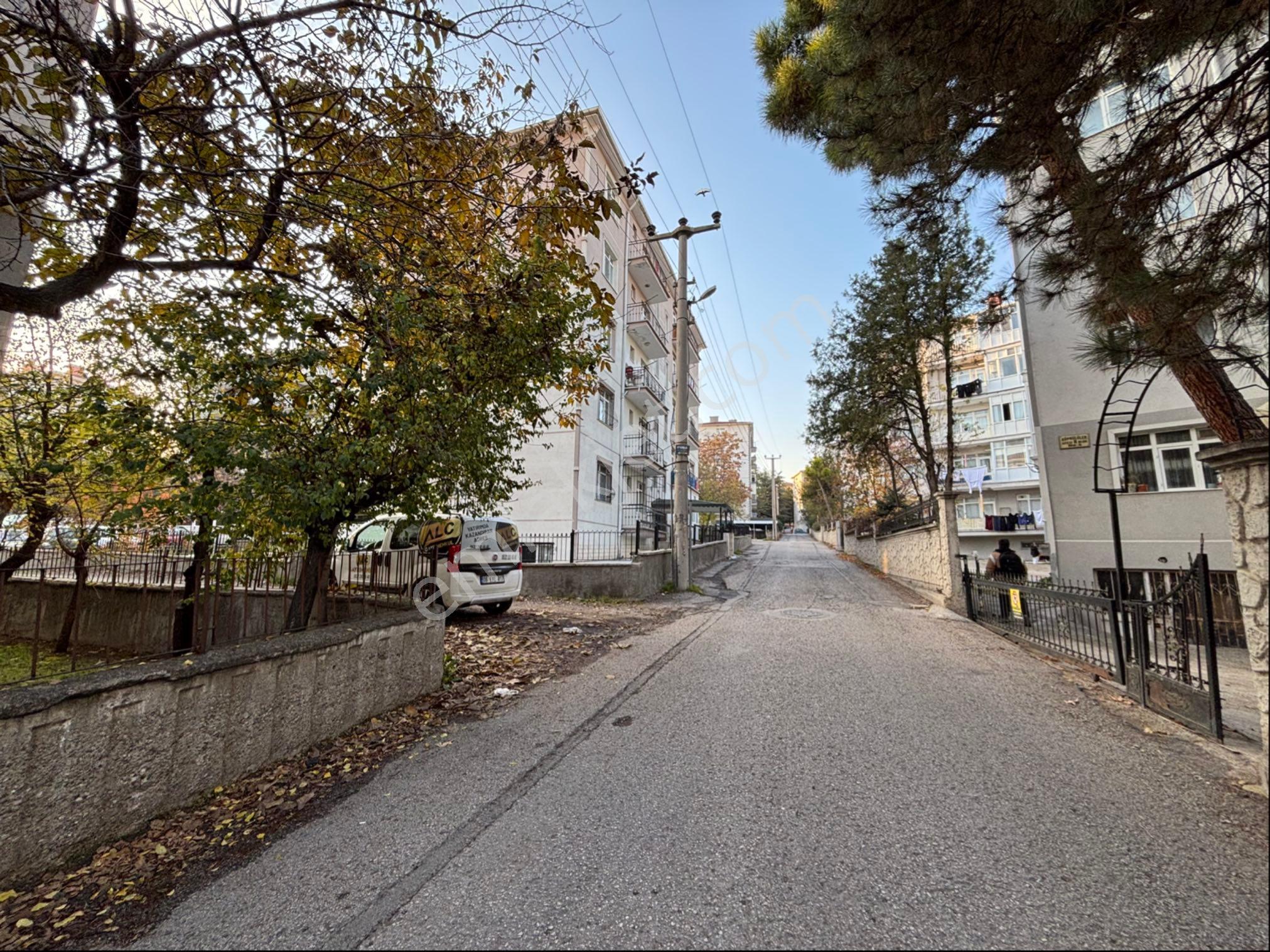 A L C Den Salon Bagımsız Metro Yakını Ara Katta 3+1 Satılık - Görsel 21