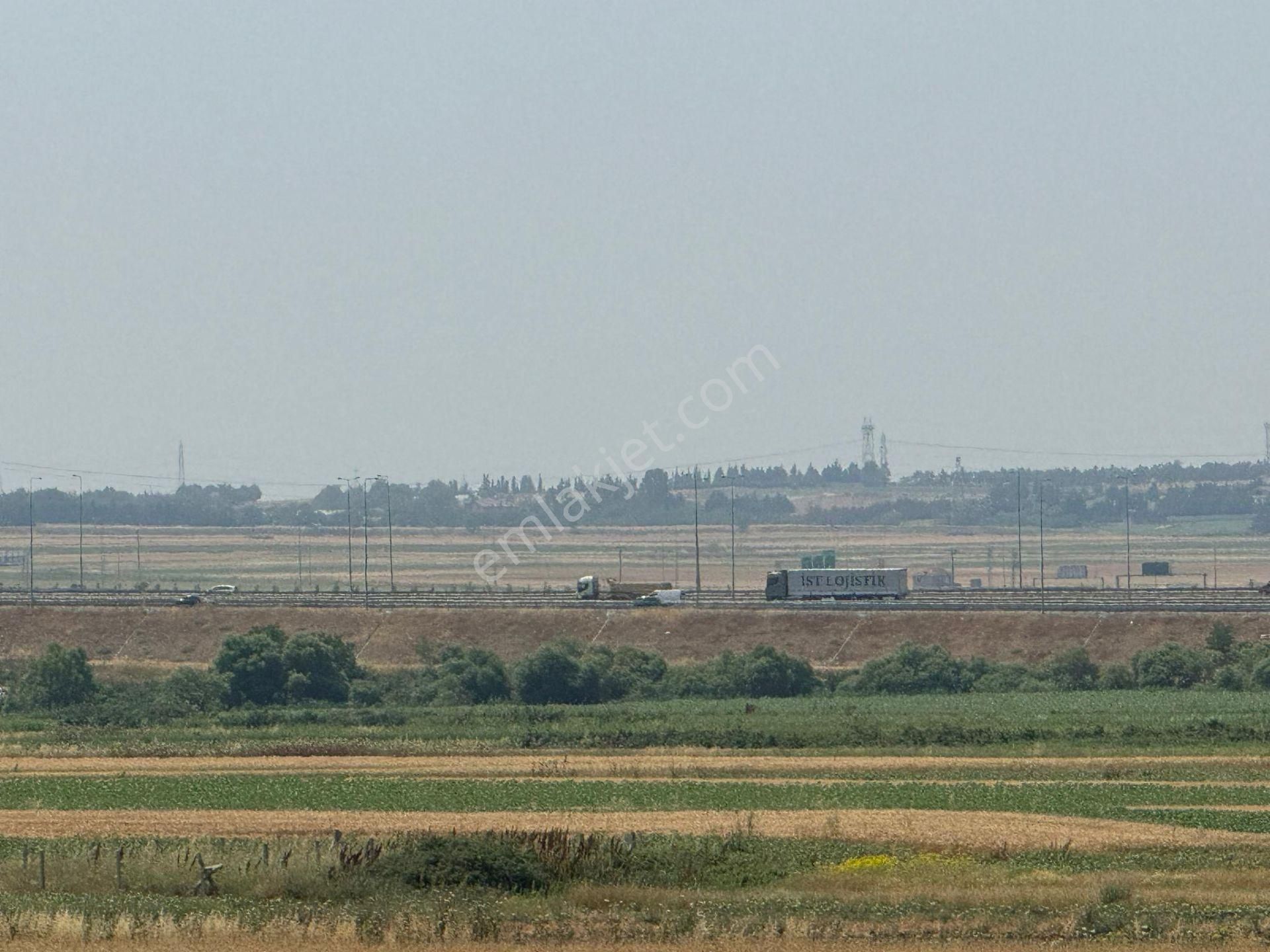 Silivri Seymen'de 11.000 M2 Tek Tapu Satılık Tarla