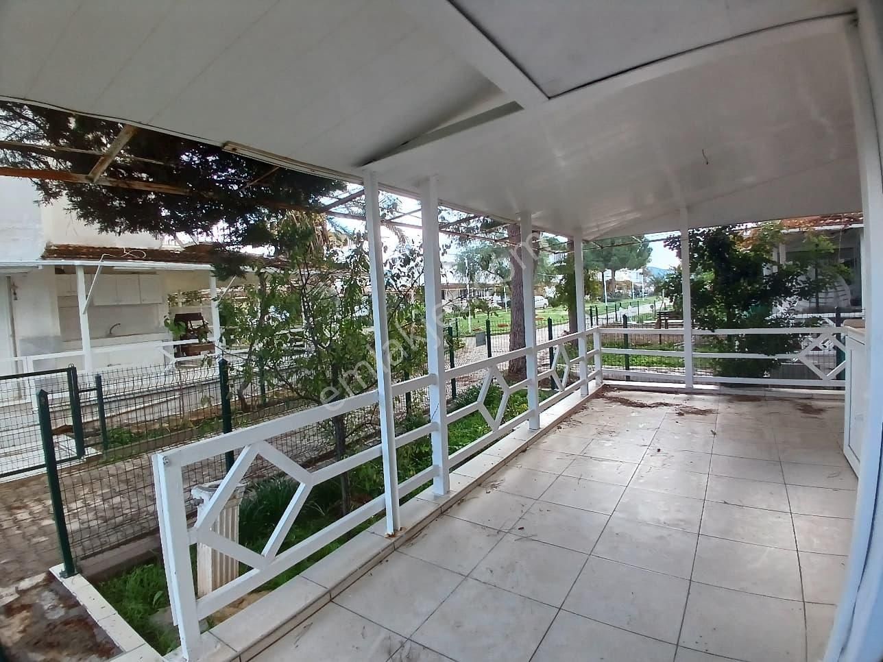 Doğa İle İç İçe Köşe Konumlu Bahçeli Yazlık - Görsel 13