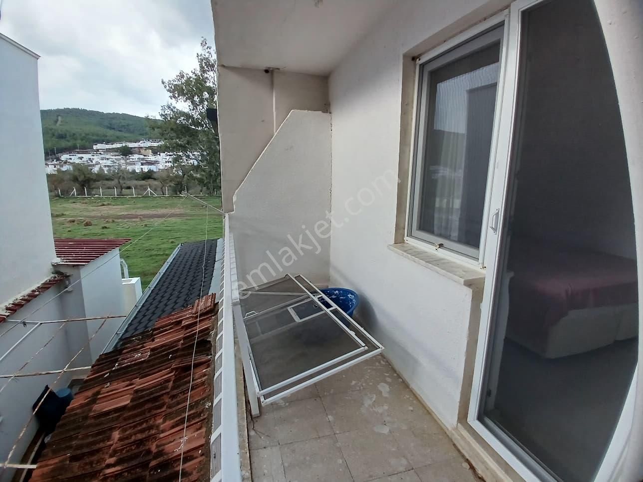 Doğa İle İç İçe Köşe Konumlu Bahçeli Yazlık - Görsel 23