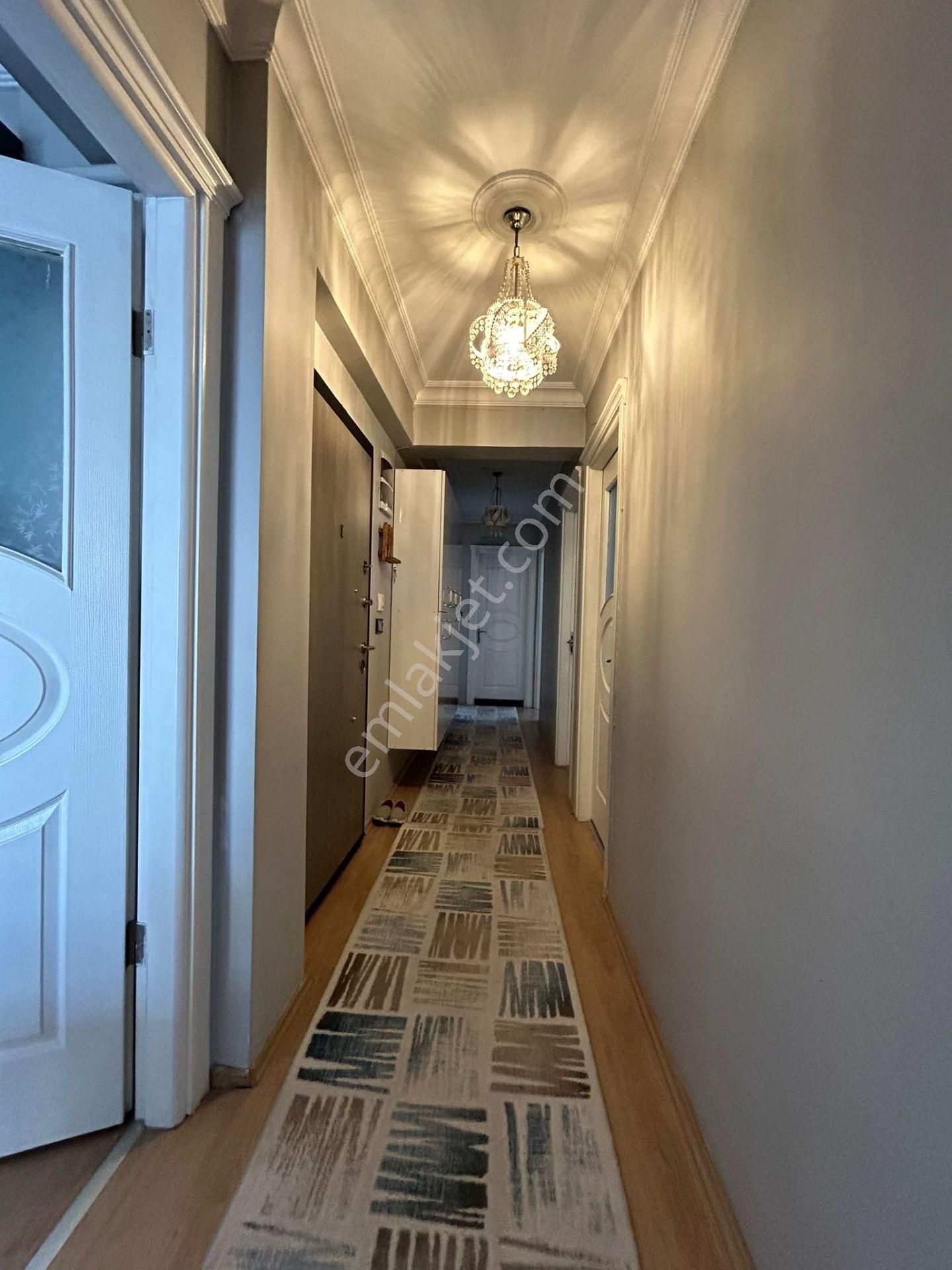 Buca Turyap'tan Harika Konumda İçi Tamamen Yenilenmiş Genç Daire - Görsel 9