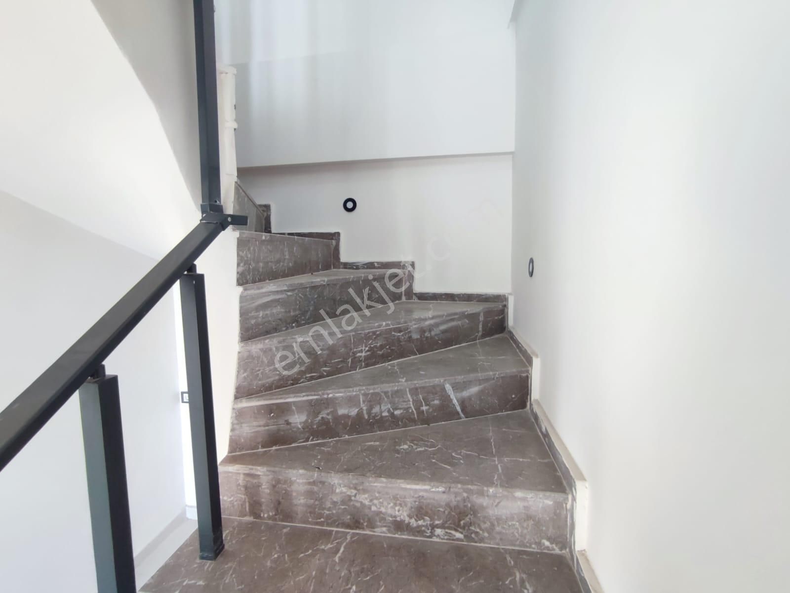 Efeler Mahallesi'nde 3+1 130 M2 Sıfır Dubleks Daire - Görsel 8