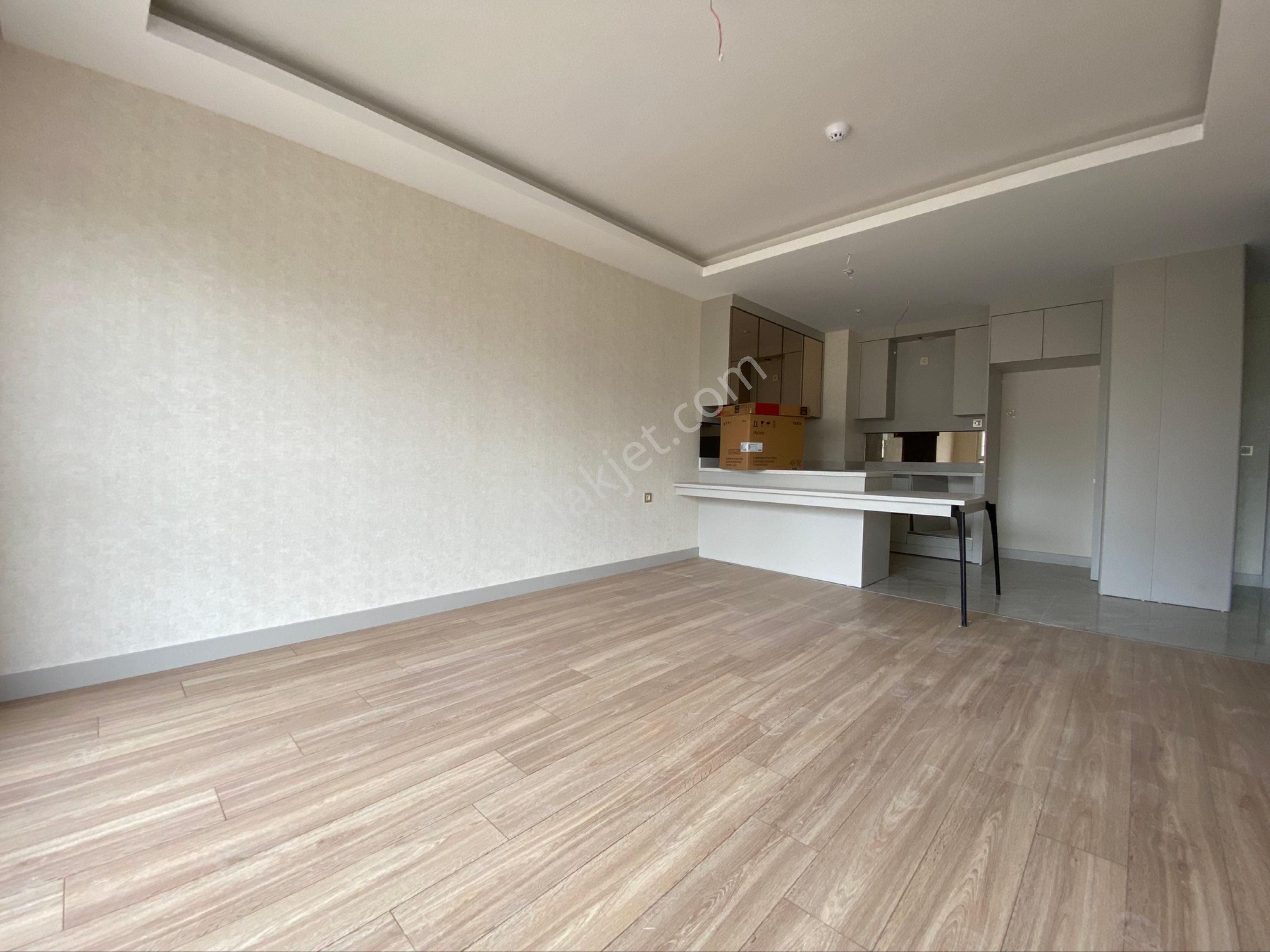 Bölgenin En Prestijli Sitesinde Havuzlu Güvenlikli 1+1 - Görsel 2