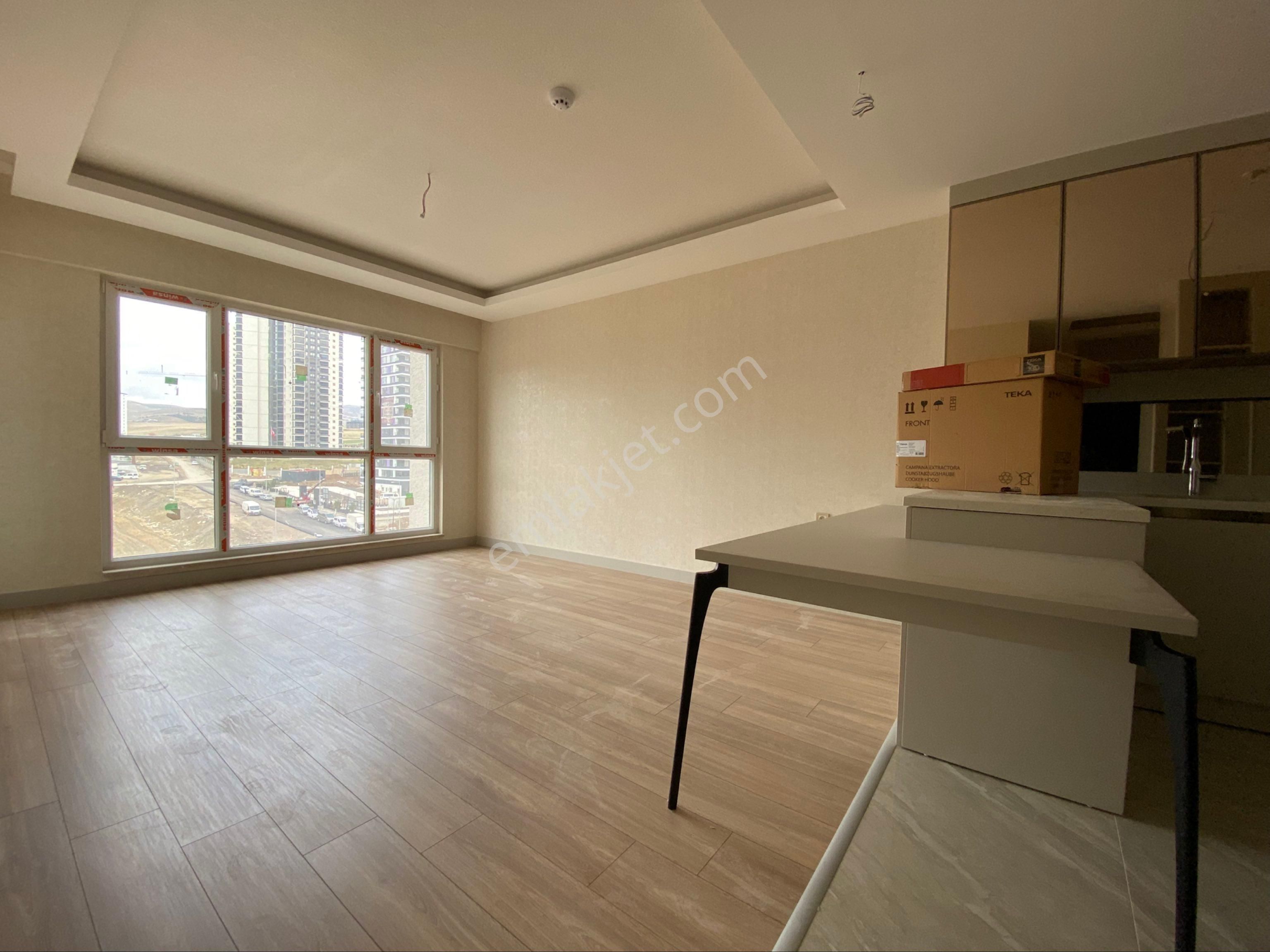 Bölgenin En Prestijli Sitesinde Havuzlu Güvenlikli 1+1