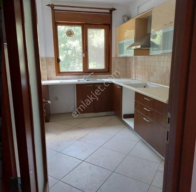 Boşş... Erenköy'de 2 Balkon 2 Banyoferah Fırsat 110 Net 3+1