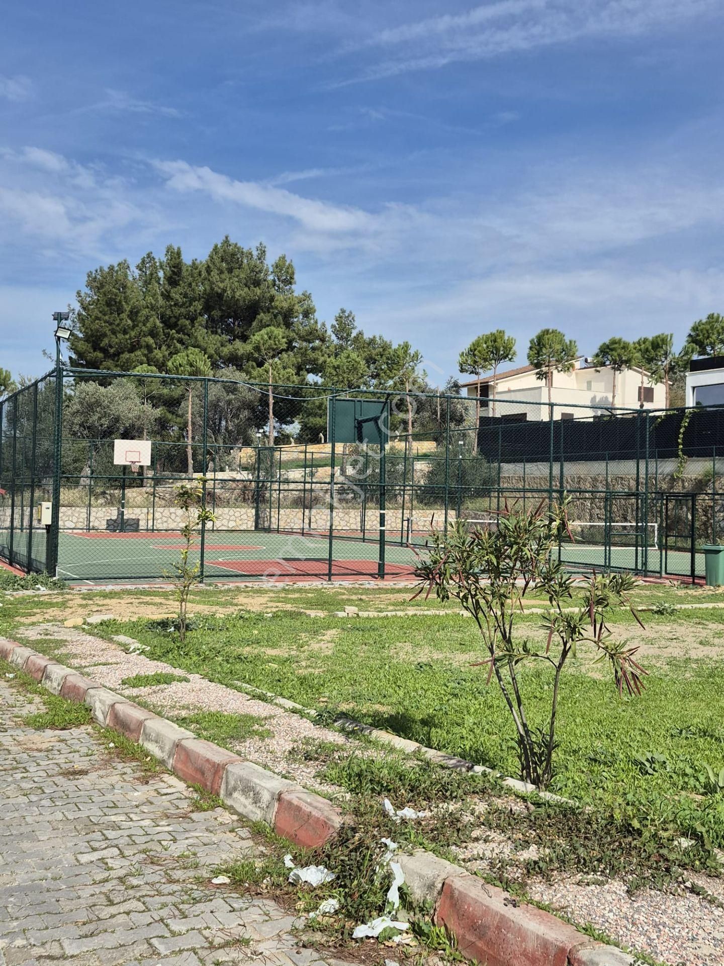 Bölgenin En Prestijli Sitesinde, Geniş Bahçeli, Müstakil Villa Fırsatı! (3+1, Havuzlu) - Görsel 13