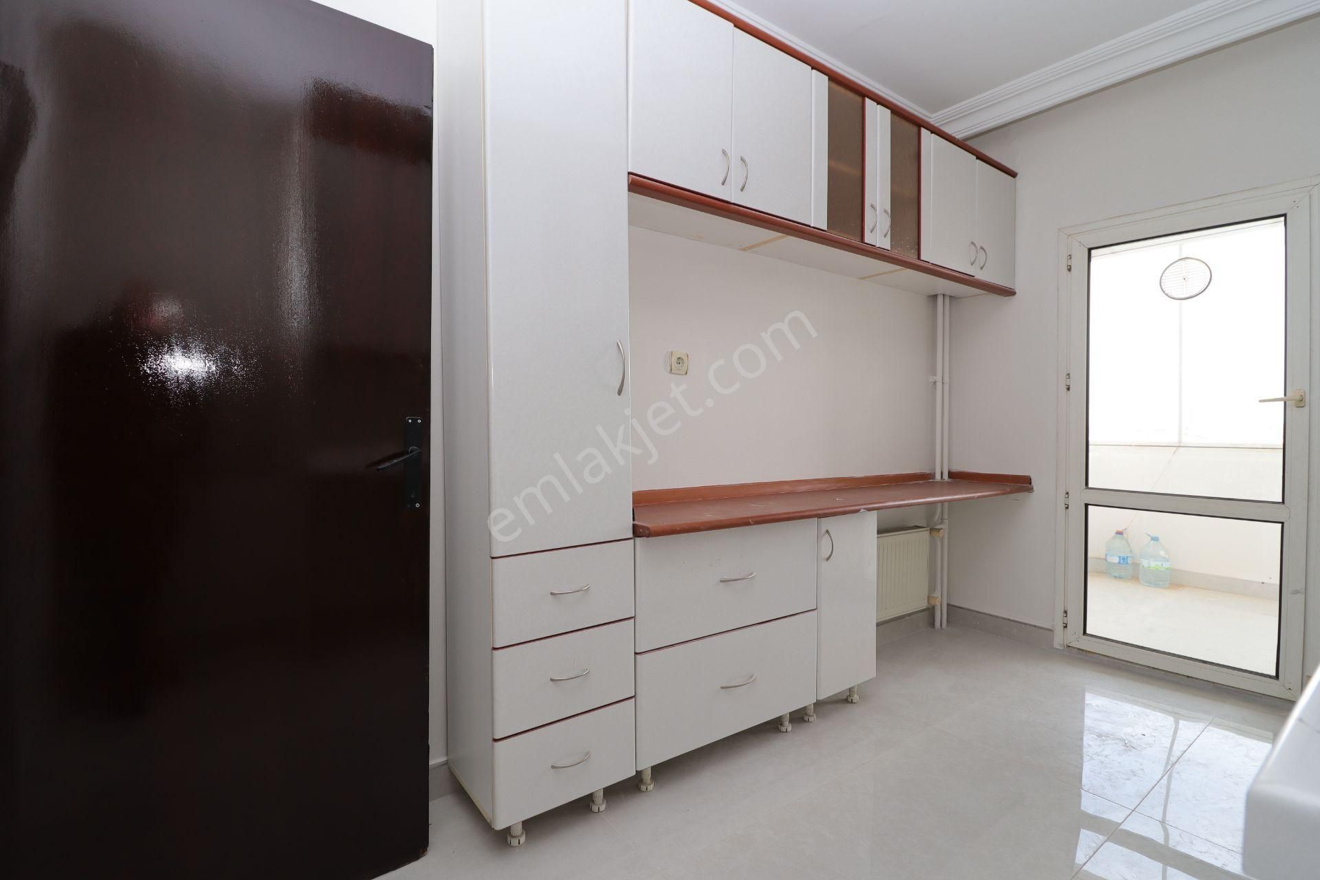 Akif'ten Atakent'te 2+1 Banka Bloklarında Katta Asansörlü Kiralık Daire - Görsel 6
