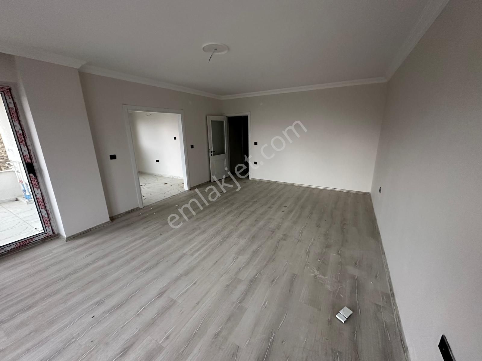 Trabzon Karşıyaka Da Satılık 4+1 Sıfır Daire