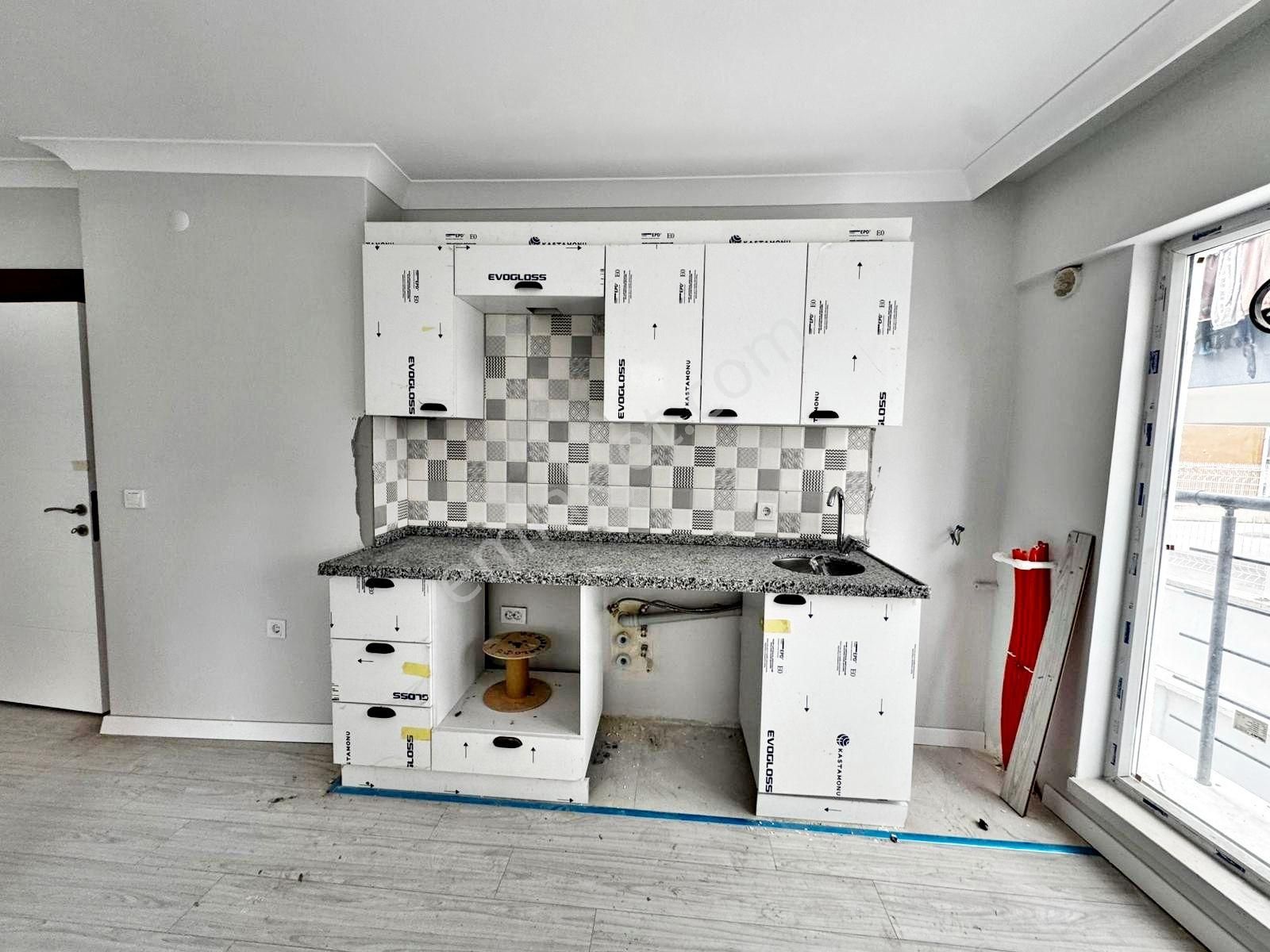 Karşıyaka'da Alternatif Kat Ve Seçenekleri Bulunan Sıfır Daireler - Görsel 3