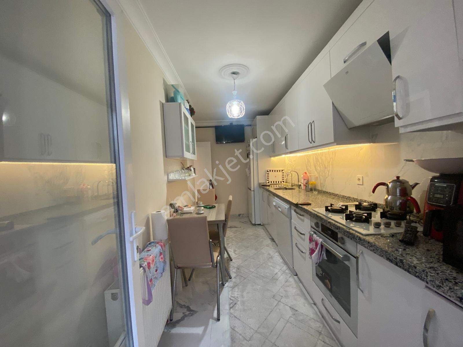 Bahçelievler'de Yeni Binada 2+1 Geniş Ön Cephe Ara Kat Daire - Görsel 8