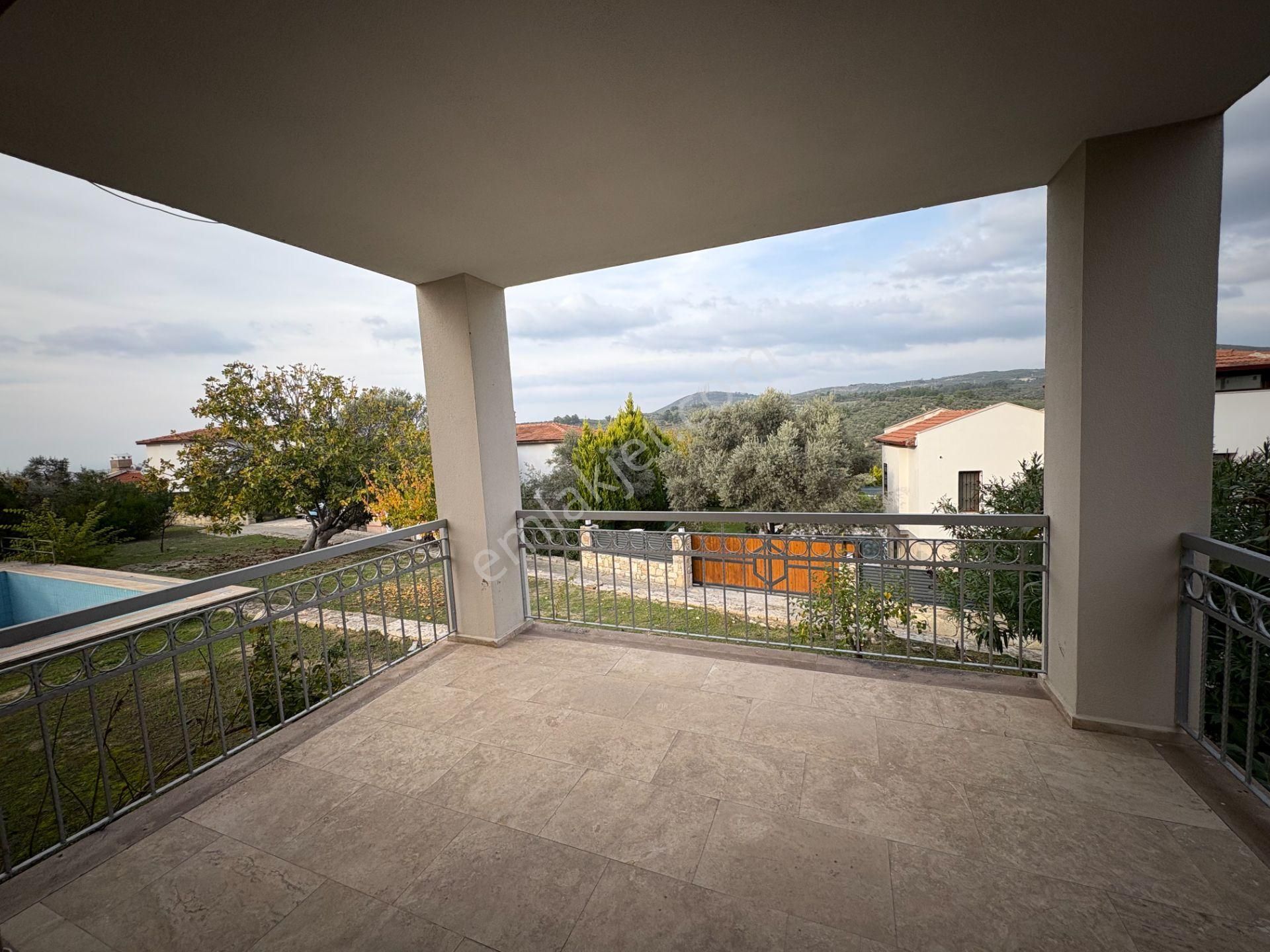 Geniş Arsada Satılık 4+1 Müstakil, Özel Havuzlu Villa - Görsel 14