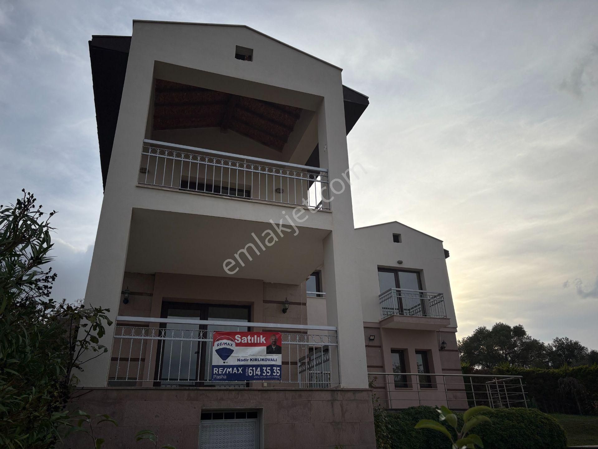 Geniş Arsada Satılık 4+1 Müstakil, Özel Havuzlu Villa - Görsel 6