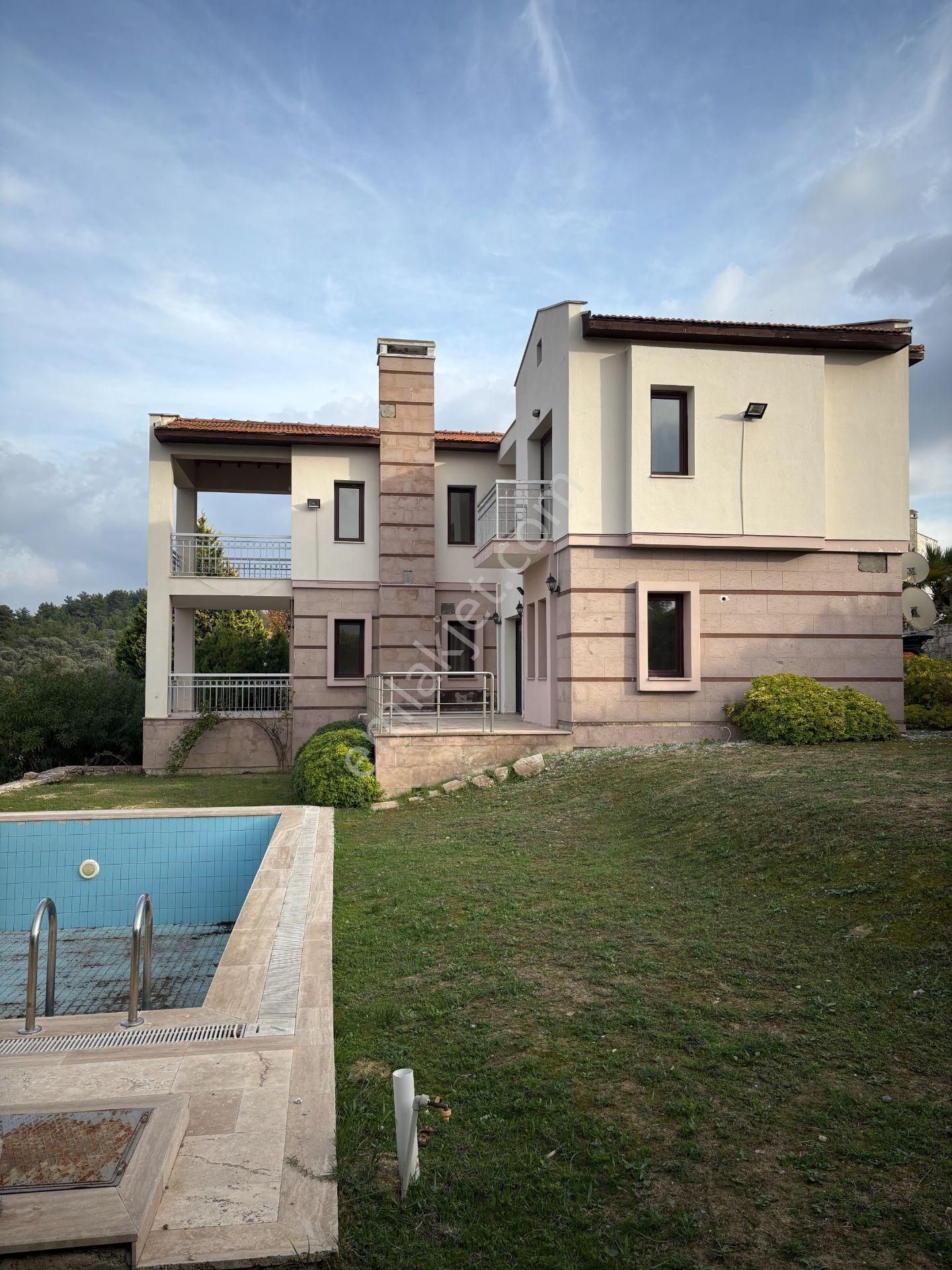 Geniş Arsada Satılık 4+1 Müstakil, Özel Havuzlu Villa - Görsel 2