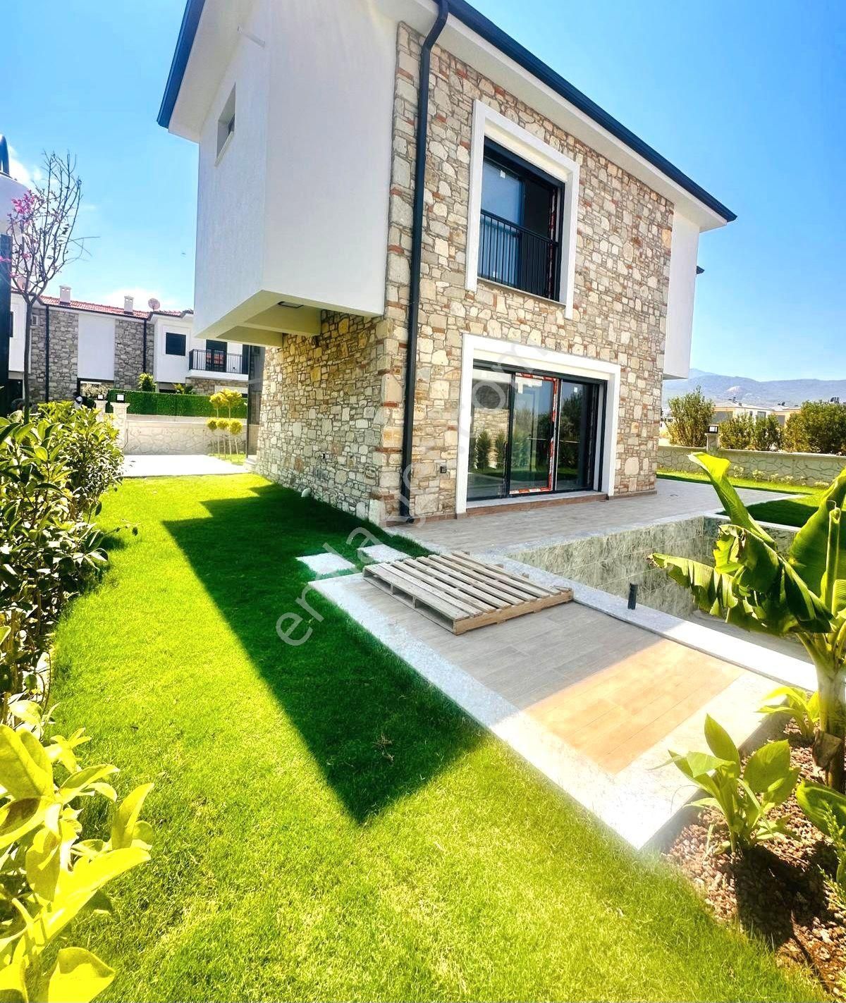 Davutlarda Özel Havuzlu Köşe Konumlu Tek Müstakil Sıfır Villa - Görsel 35