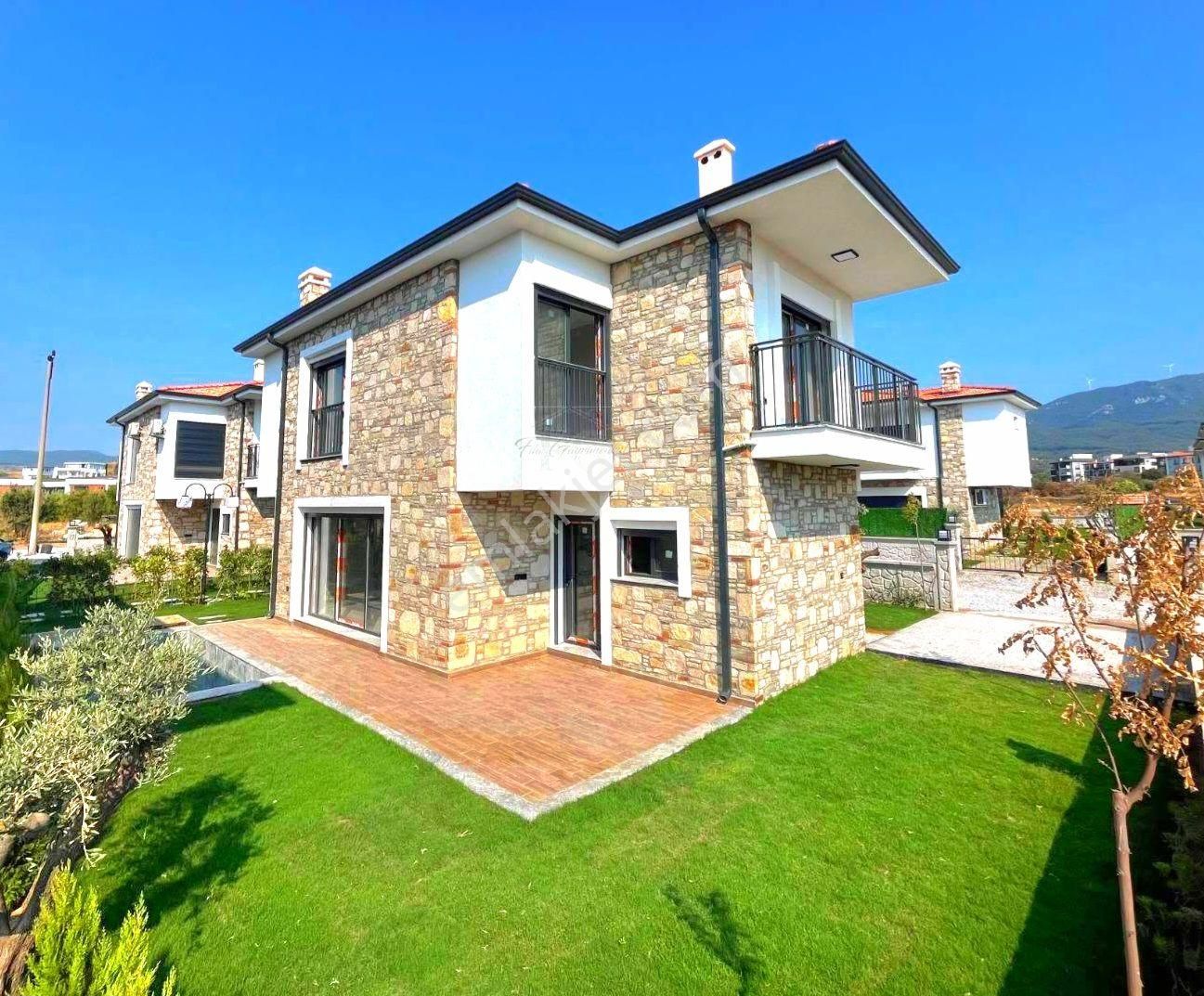 Davutlarda Özel Havuzlu Köşe Konumlu Tek Müstakil Sıfır Villa - Görsel 4