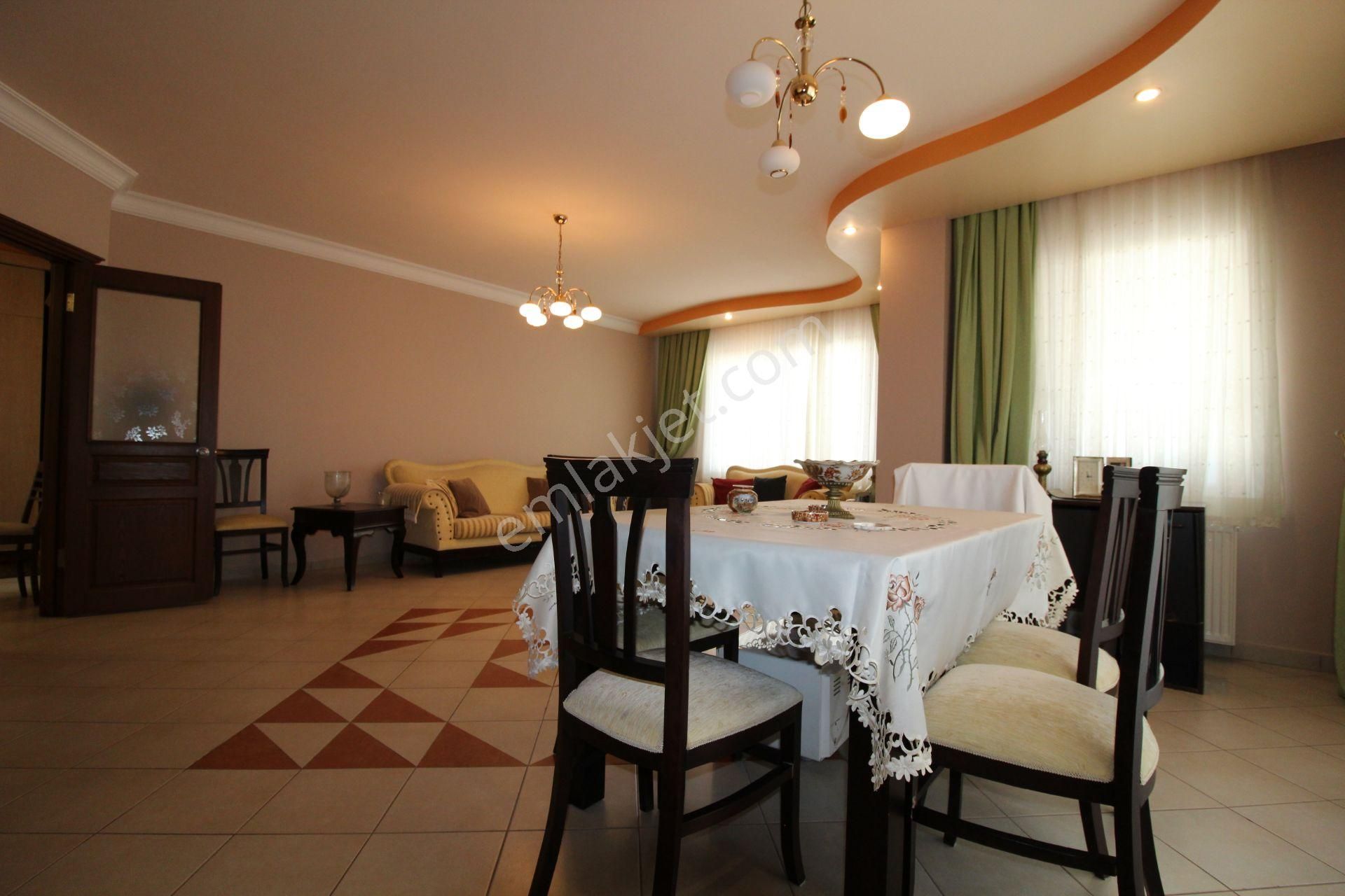 Aslan'dan Merkezi Konumda 4 Cepheli, 280 M2, Orjinal 4+1 Daire - Görsel 5