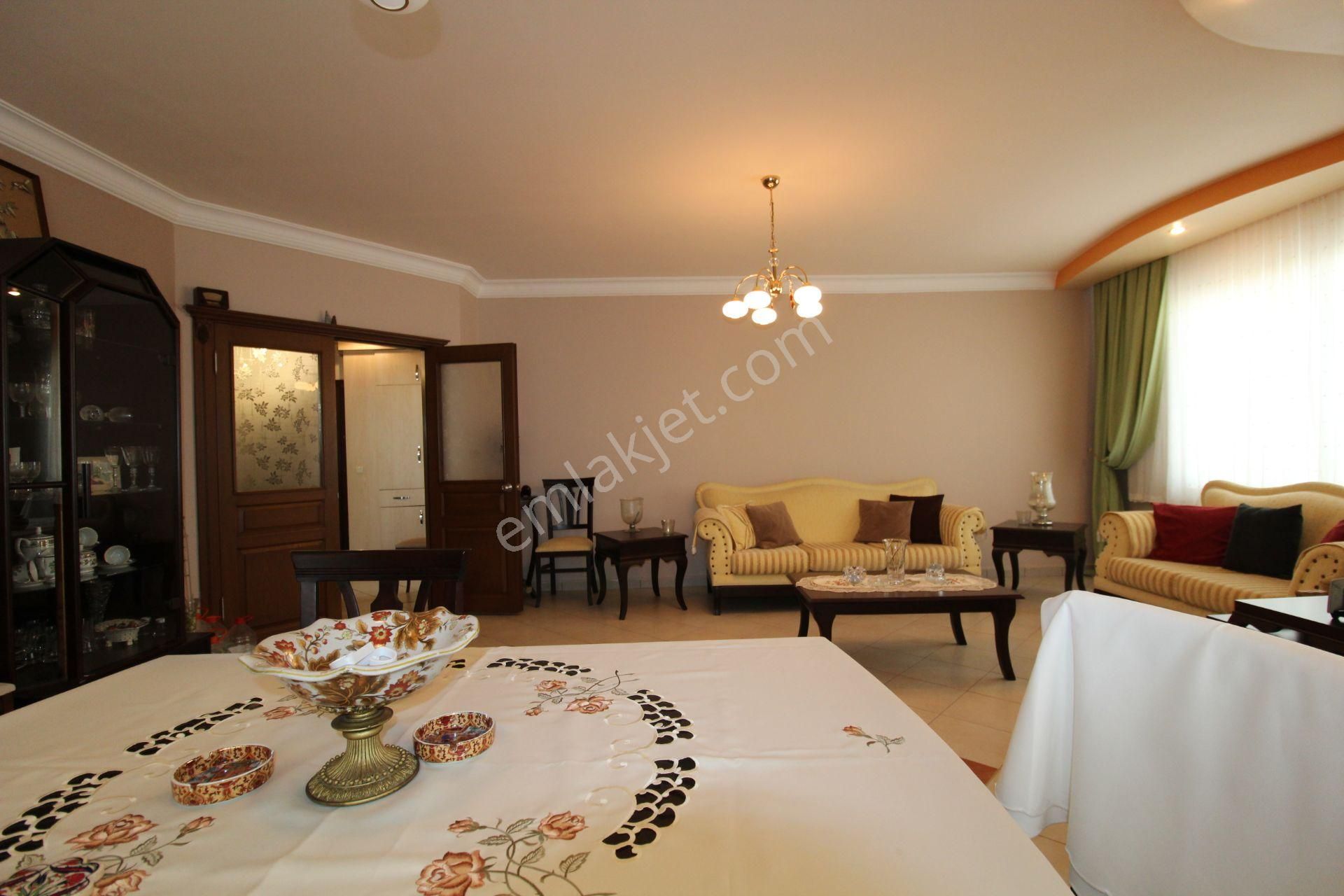 Aslan'dan Merkezi Konumda 4 Cepheli, 280 M2, Orjinal 4+1 Daire - Görsel 4