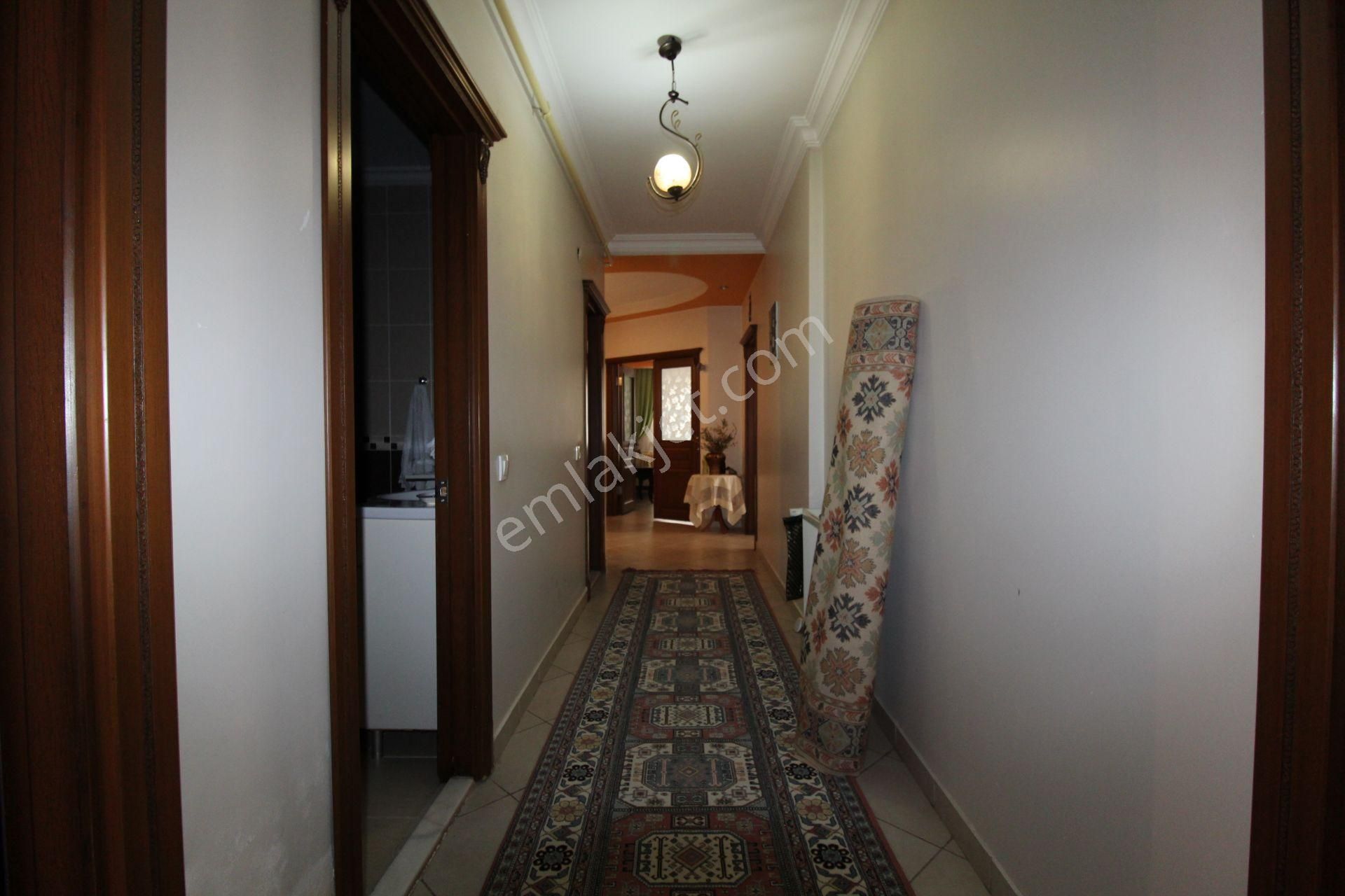 Aslan'dan Merkezi Konumda 4 Cepheli, 280 M2, Orjinal 4+1 Daire - Görsel 26