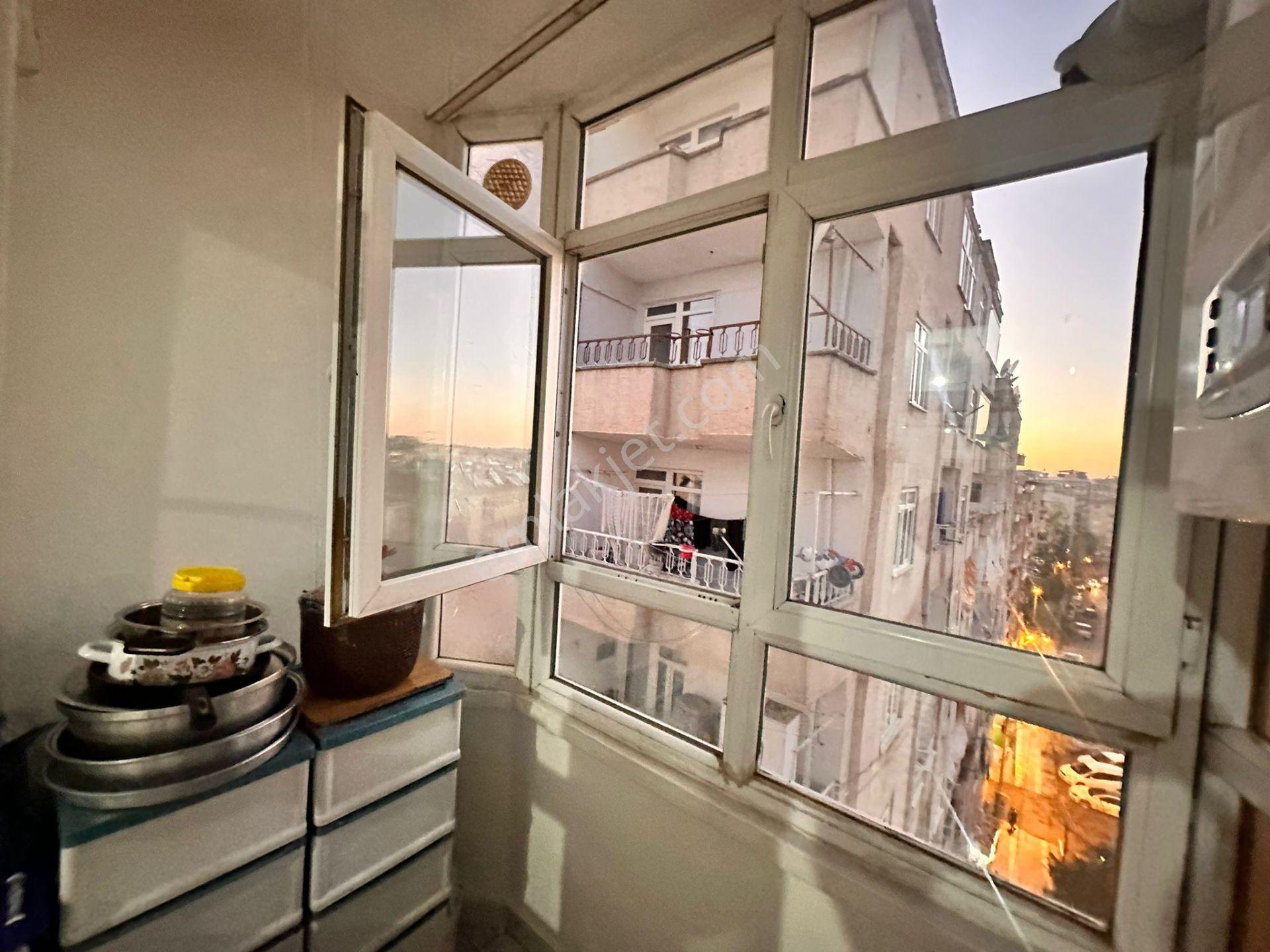 Makro Life Gayrimenkul'den Mevlana Halit Mahallesinde Bakımlı 2+1 Satılık Daire - Görsel 3