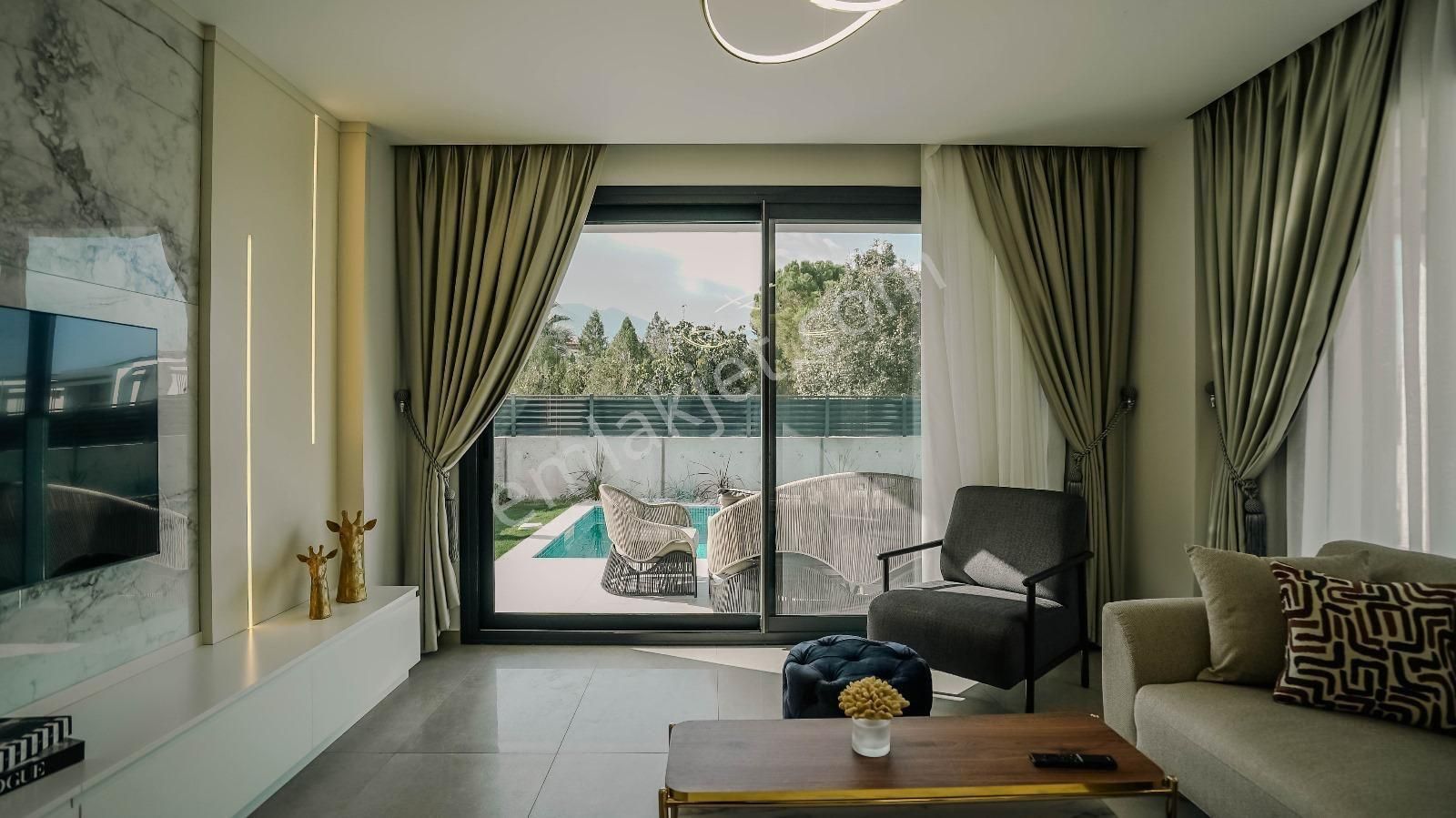 Kuşadası Güzelçamlı'da Müstakil Özel Havuzlu Sıfır 3+1 Villa - Görsel 22