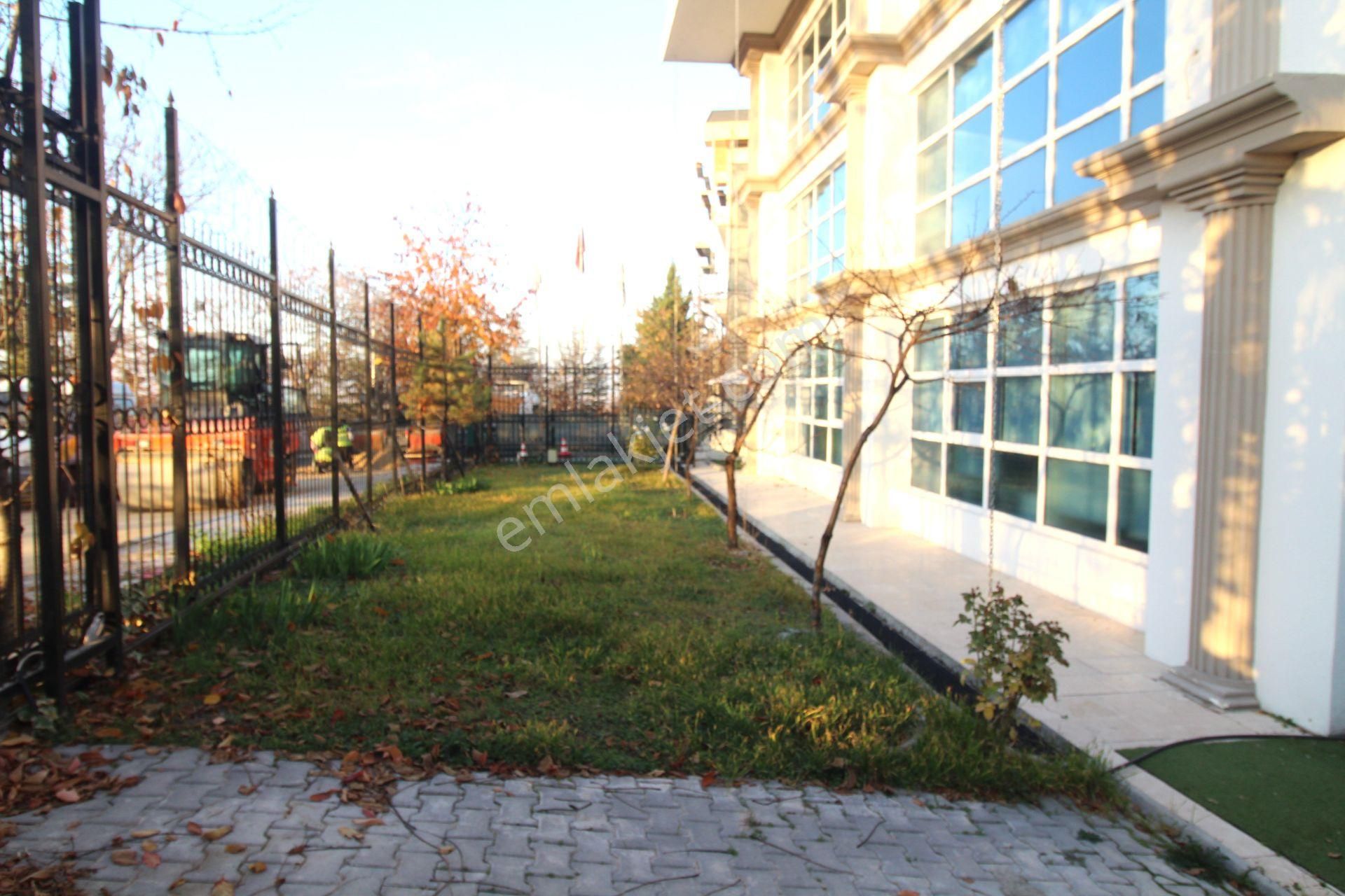 Kiralık Komple Bina 1600m2 4 Katlı Mesa Koru Çankaya - Görsel 12