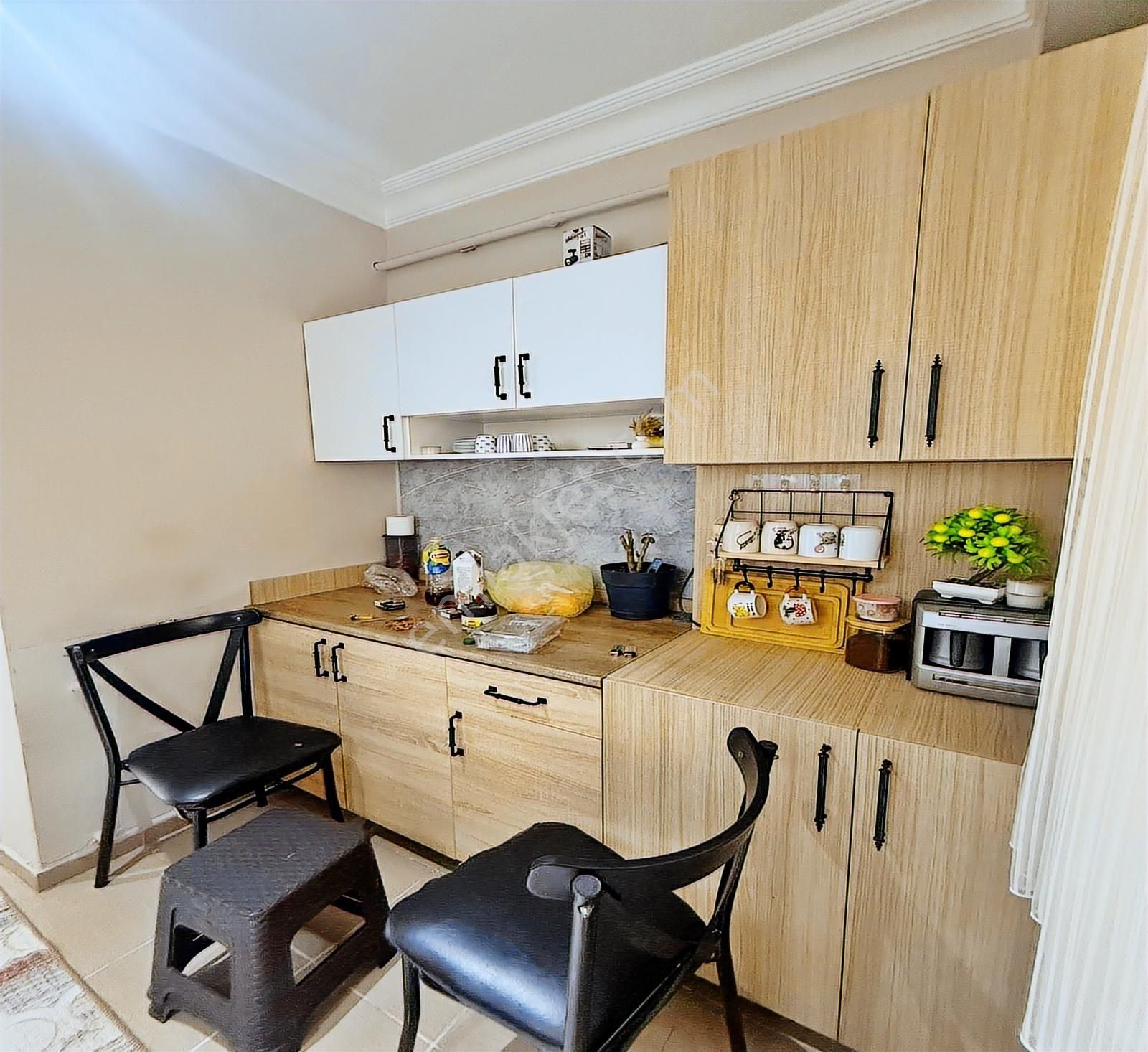 Esenyurt İstiklal Mah.3+1 125m2 Yüksek Giriş İskanlı Yeni Bina