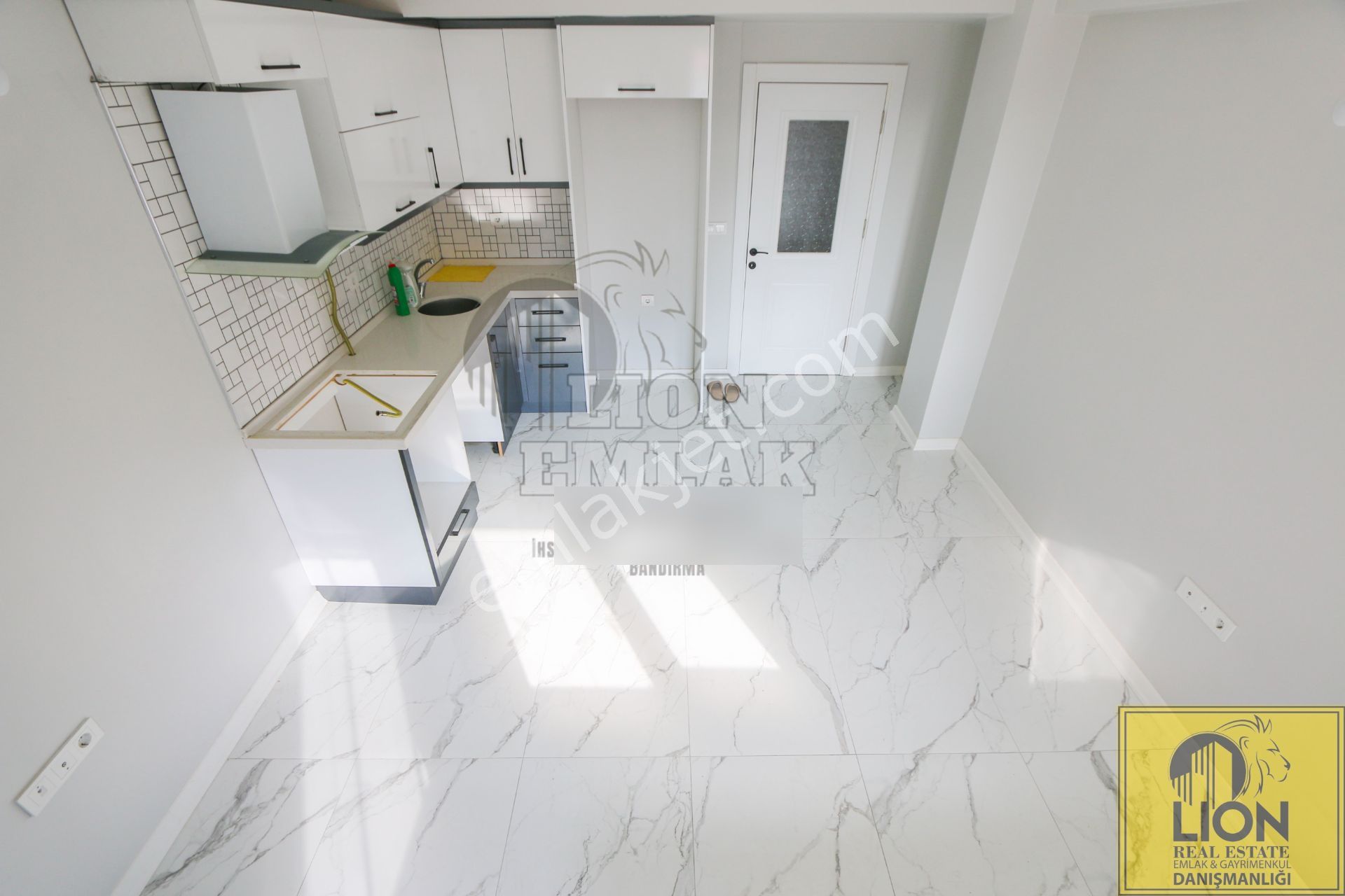 Lıon Emlak'tan 600 Evler'de Sıfır Ayarında , Balkonlu Kiralık 1+1 Daire - Görsel 11
