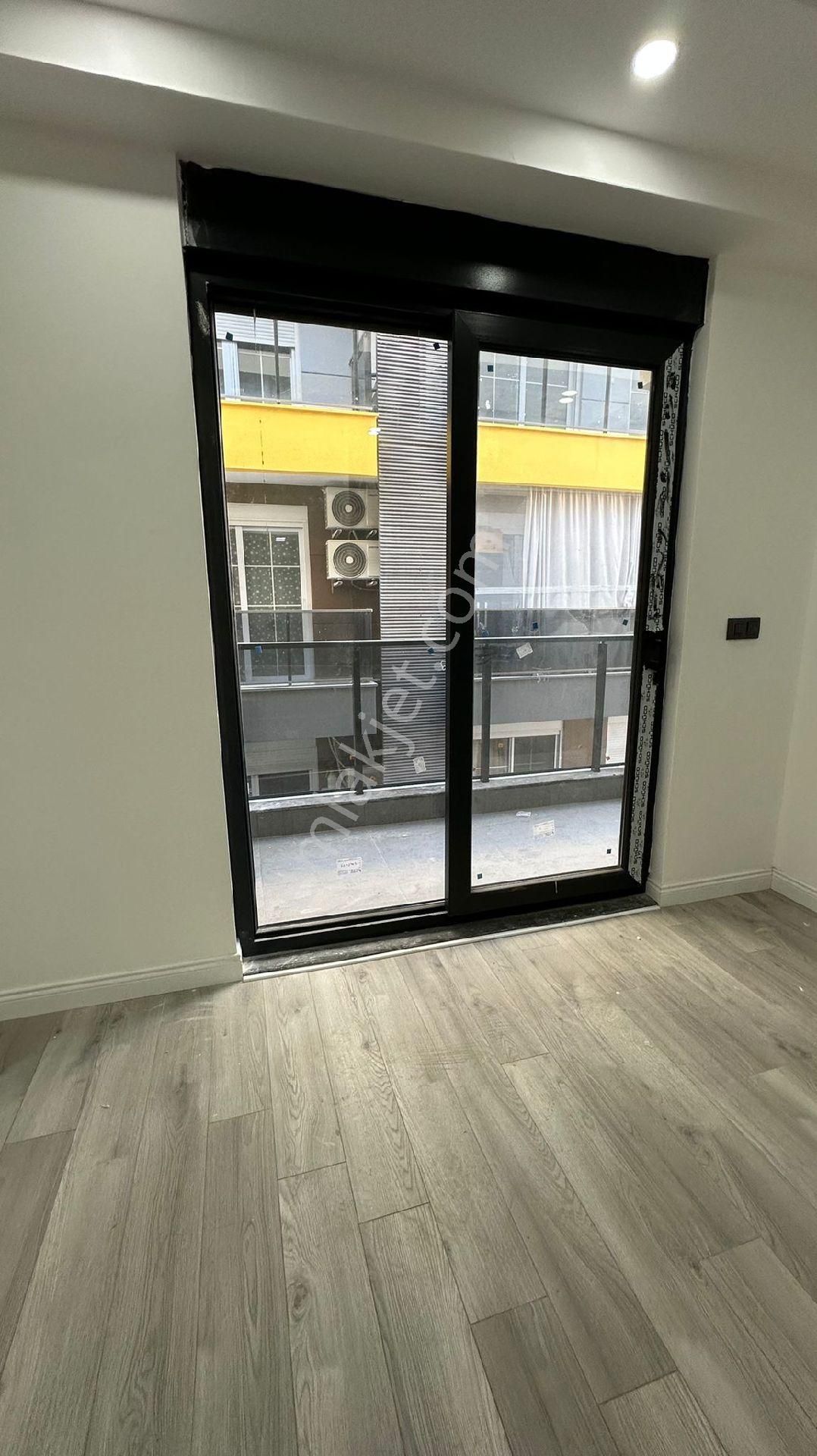 Bahçelievler’de 0 Yaş – Denize 250 M! Üç Cephe 2+1 Yerden Isıtma - Görsel 5