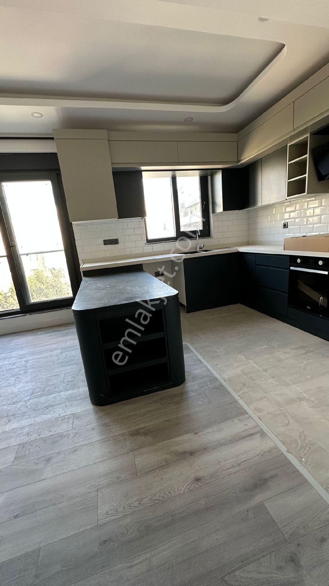 Bahçelievler’de 0 Yaş – Denize 250 M! Üç Cephe 2+1 Yerden Isıtma - Görsel 2