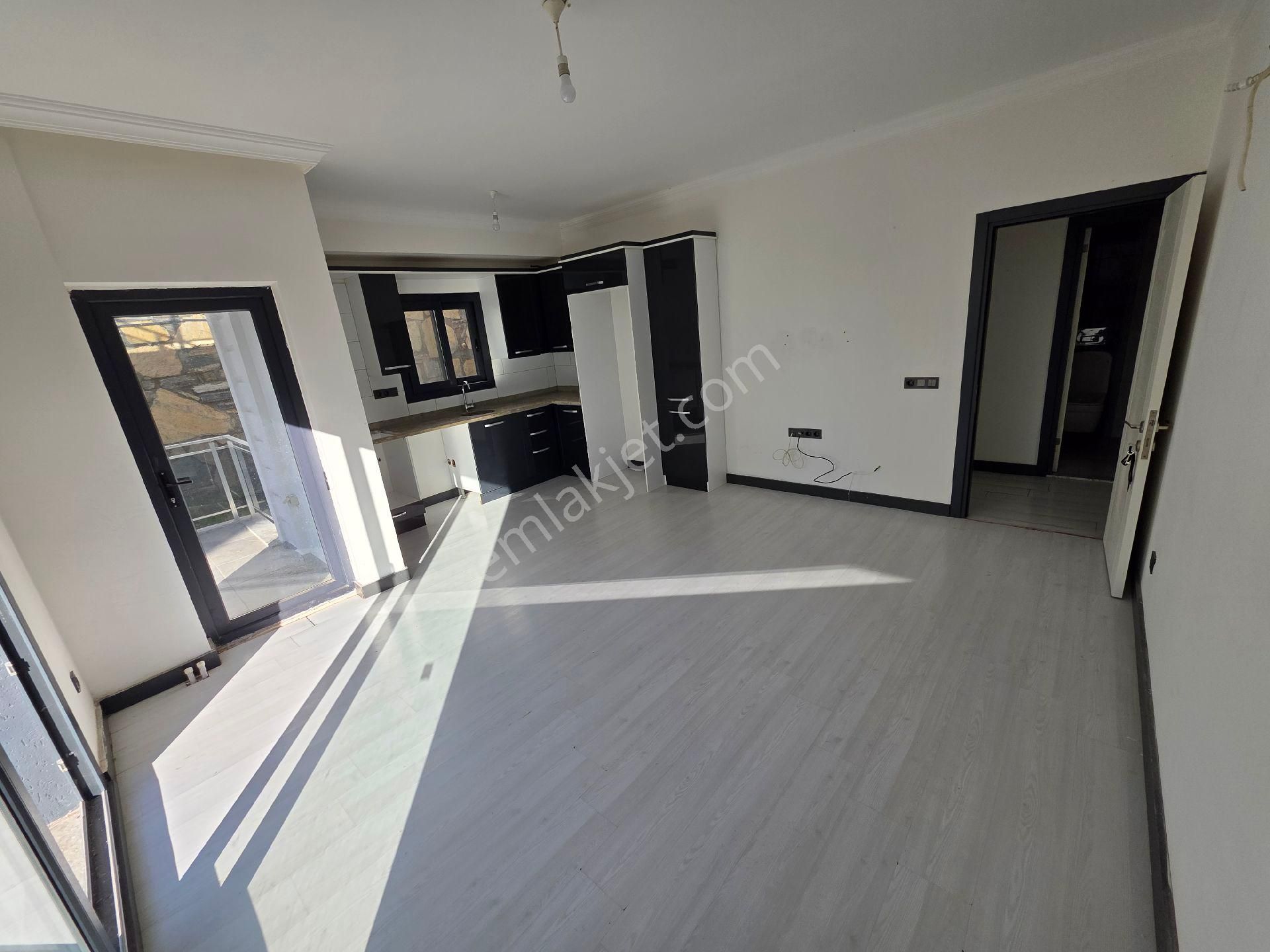 Mumcular Da Satılık 2+1 Bahçe Katı Daire - Görsel 4