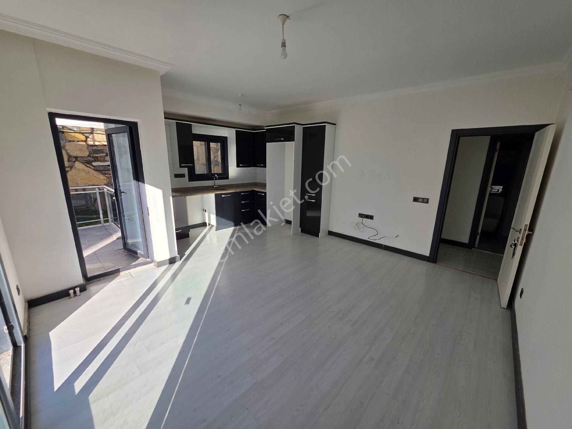 Mumcular Da Satılık 2+1 Bahçe Katı Daire - Görsel 29