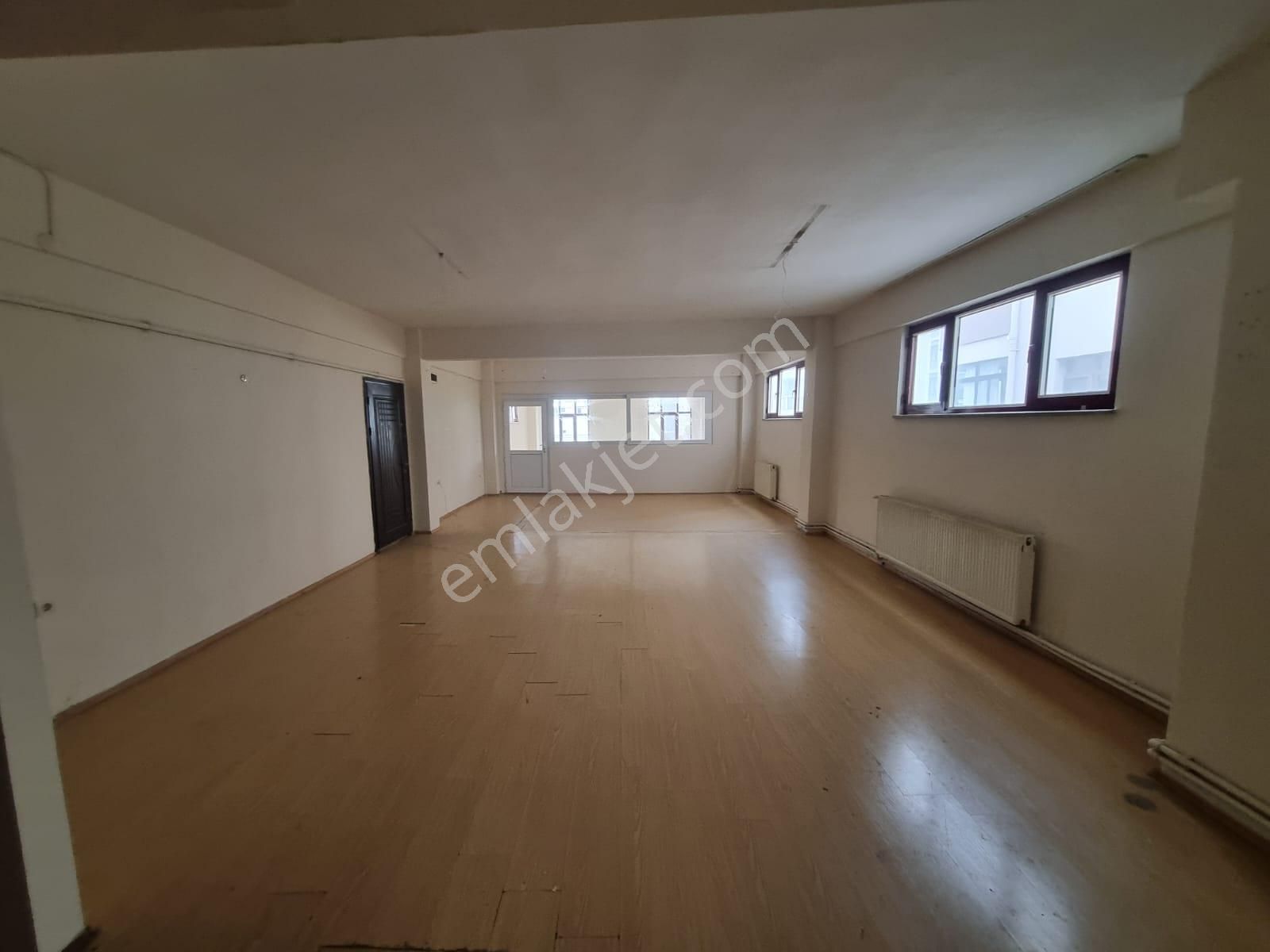 Oryaştan Ataşehir İçerenköy Telekoma Yakın 185m2 Satılık İşyeri