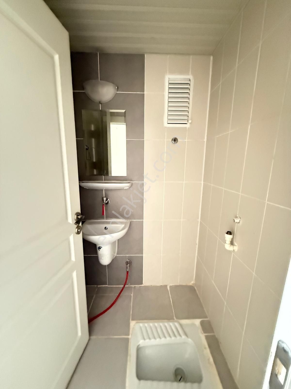 Kıyıkent Tokide Cam Balkonlu Yeni Boyalı 2+1 Kiralık Daire - Görsel 22