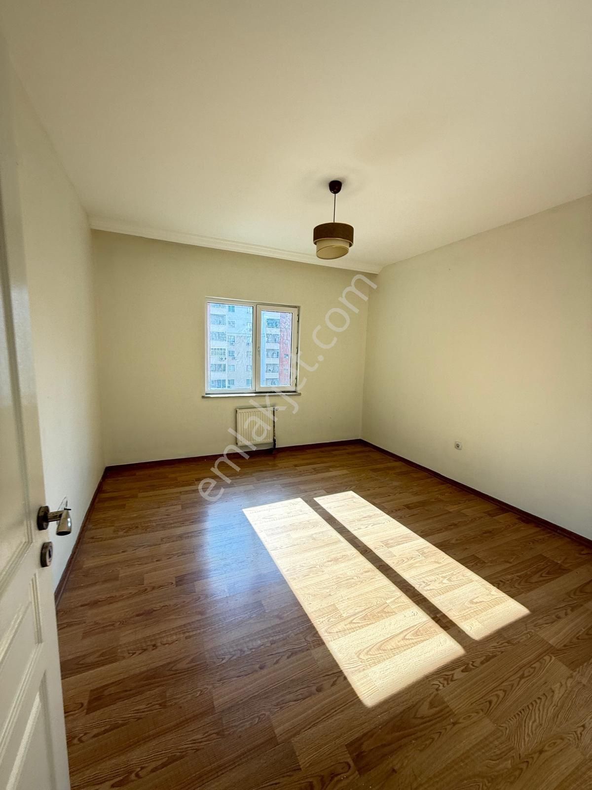 Kıyıkent Tokide Cam Balkonlu Yeni Boyalı 2+1 Kiralık Daire - Görsel 14