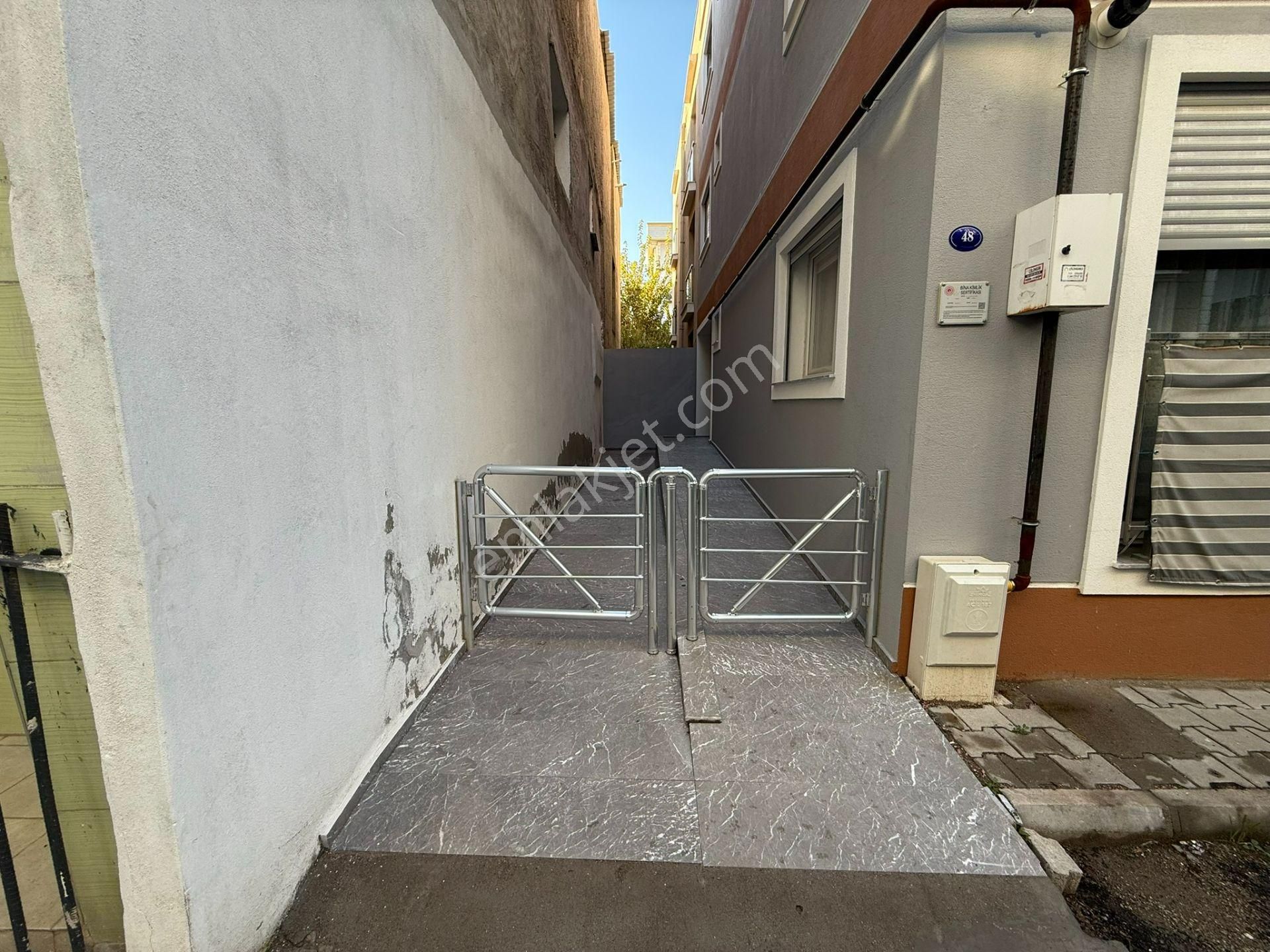 Çiğli Balatçık'ta Kiralık 1+1 Doğalgazlı Daire - Görsel 32