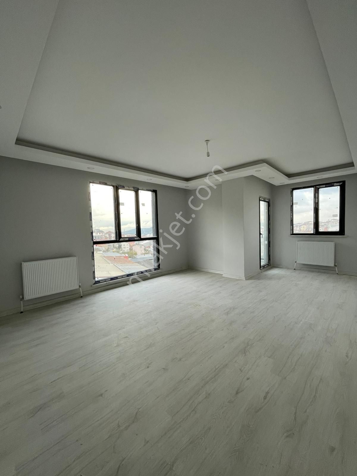 Sultanbeyli Akşemsettin Mah. Sıfır Bina 4+1 Çatı Dubleks