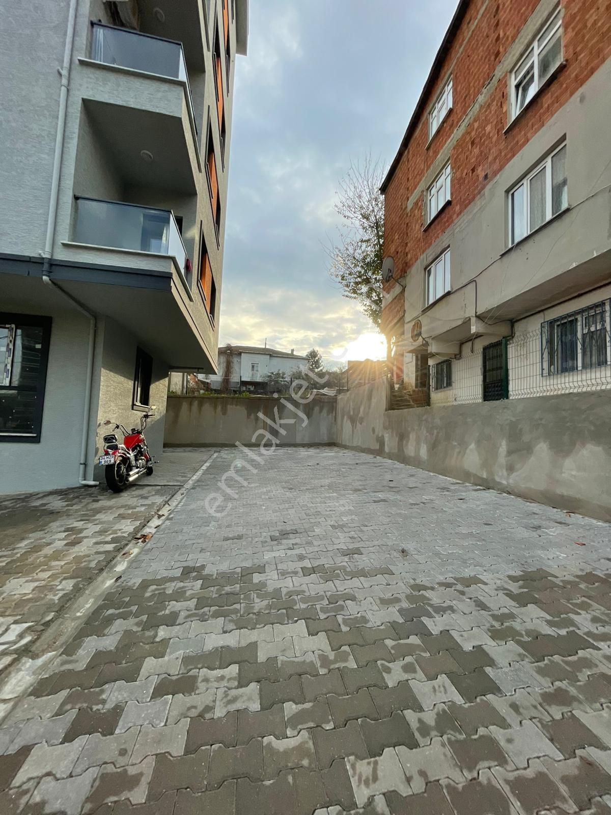 Sultanbeyli Akşemsettin Mah. Sıfır Bina 4+1 Çatı Dubleks - Görsel 2