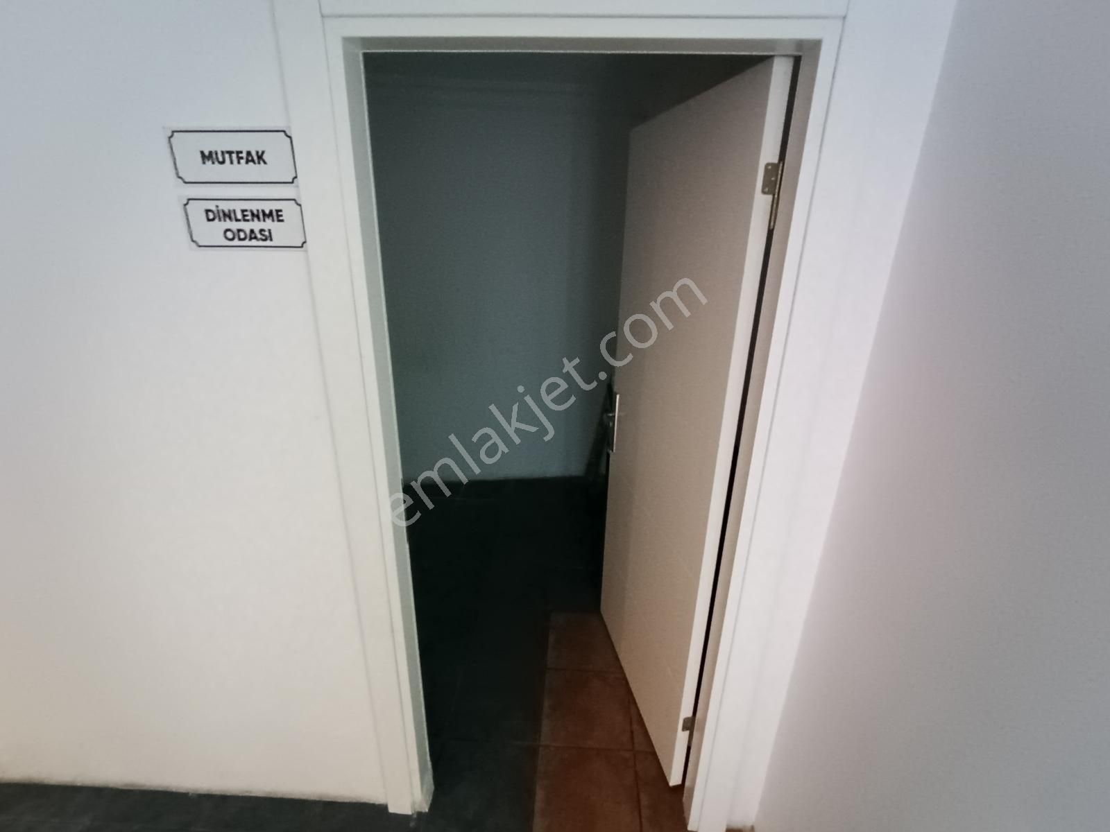 Cadde Üzerinde Full Donanım & Ofisli Tatlıcı Ve Çiğköfte Dükkanı - Görsel 23