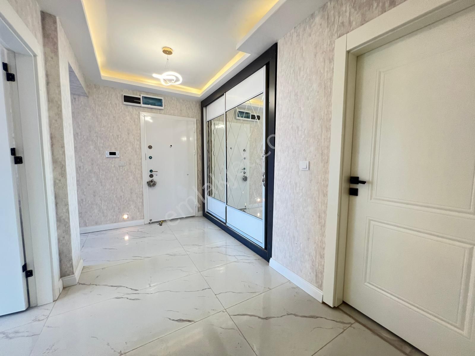 Engin Emlak'tan Manzarlı 4+1 Site İçerisin'de G.odalı Daire - Görsel 25