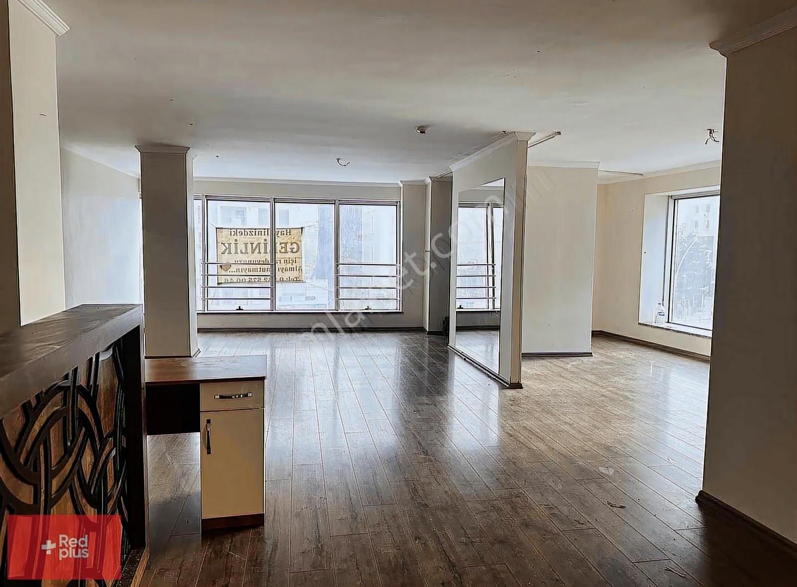 Büyükçekmece Merkez E5 Üzeri Tabela Değeri Yüksek Kiralık Ofis - Görsel 4