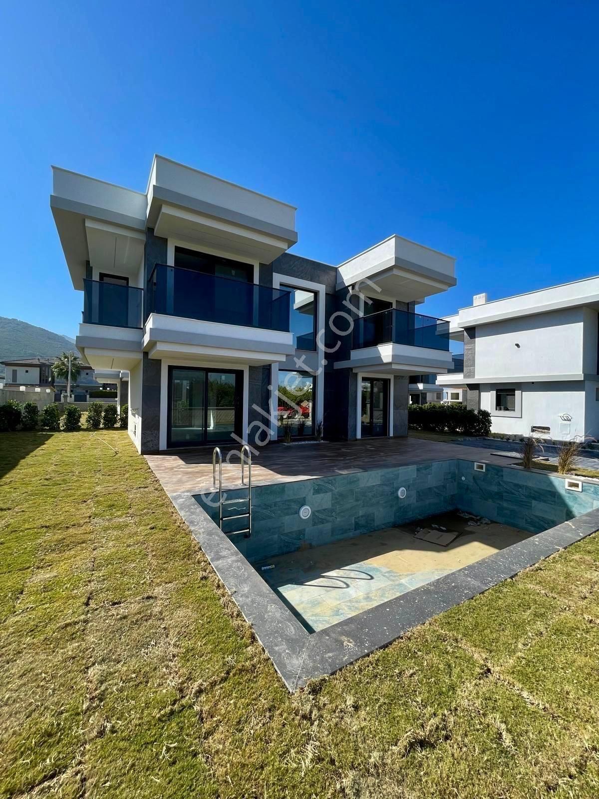 Kuşadası Güzelçamlı Satılık 3+1 Villa - Görsel 11