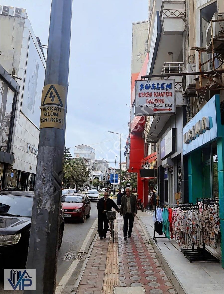 Bafra Vıp Gym'den Cumhuriyet Meydanında Satılık 2+0 Ofis - Görsel 2