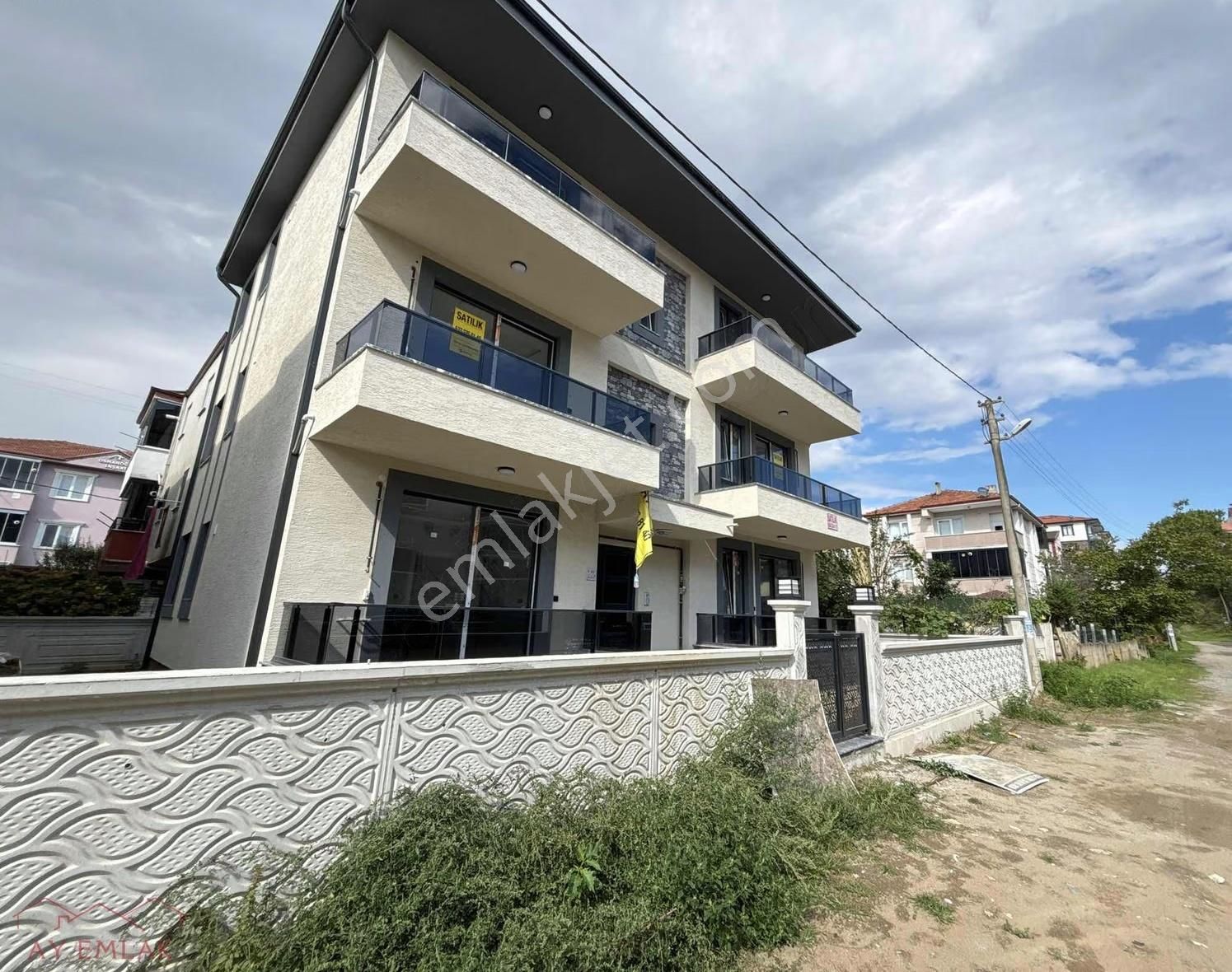 Akkumda Denize Yakın Müstakil Bahçe Kullanımlı 2+1 Lüks Daire - Görsel 20