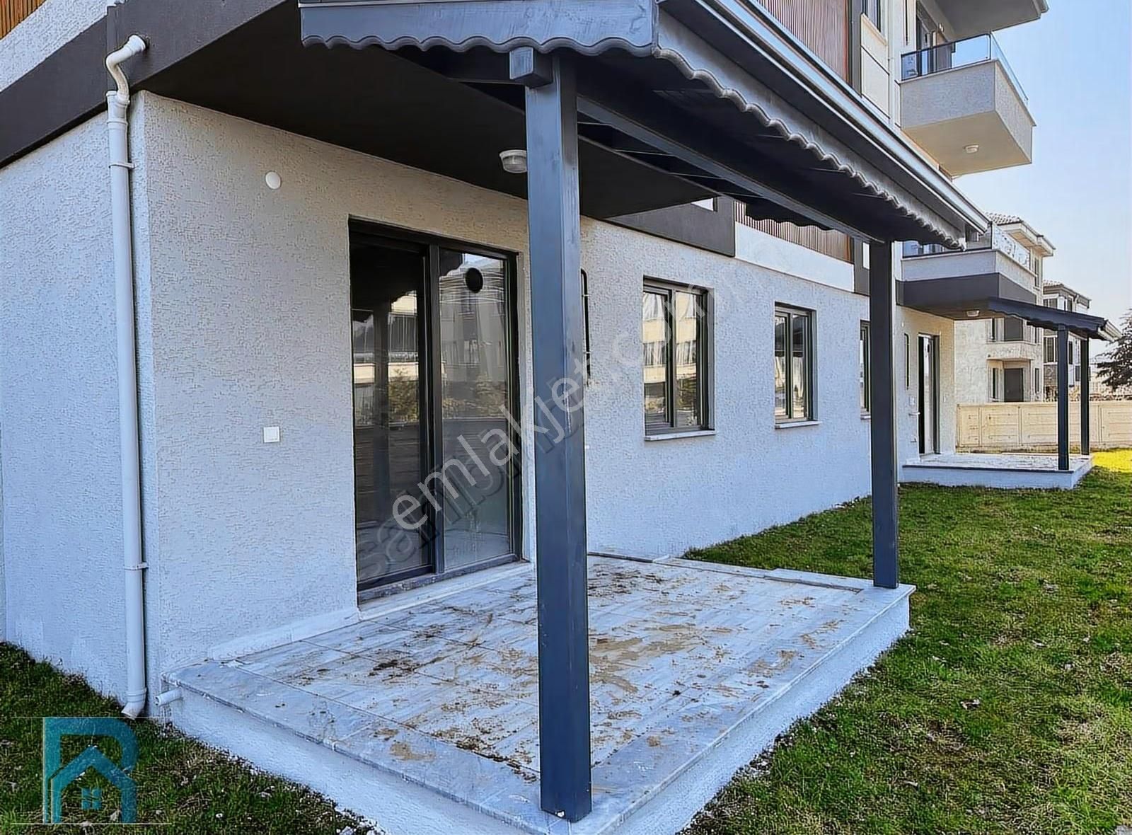 Müstakil Bahçe Kullanımlı Ve Geniş Sundurmalı Havuzlu Ve Sıfır - Görsel 27