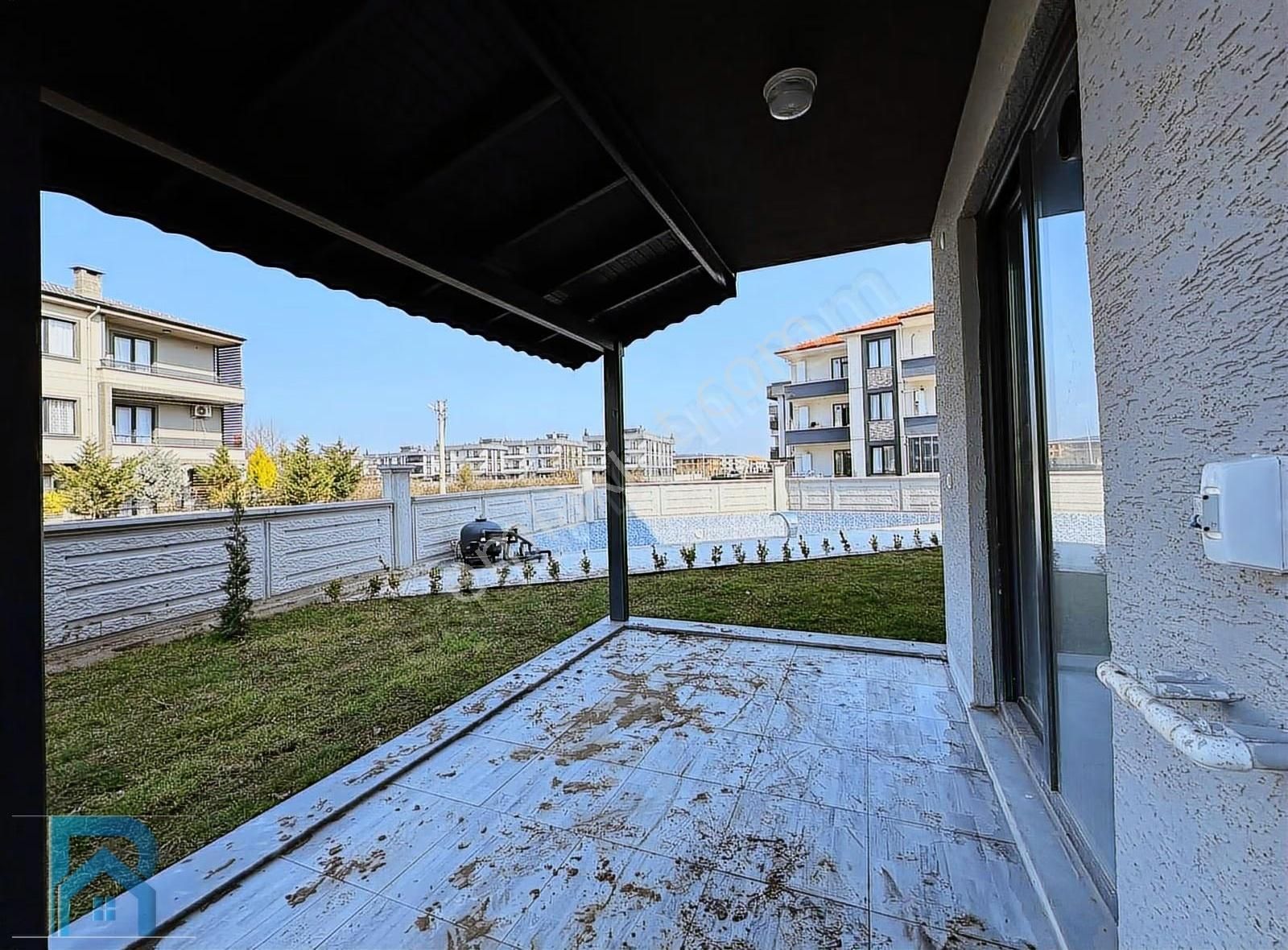 Müstakil Bahçe Kullanımlı Ve Geniş Sundurmalı Havuzlu Ve Sıfır - Görsel 22