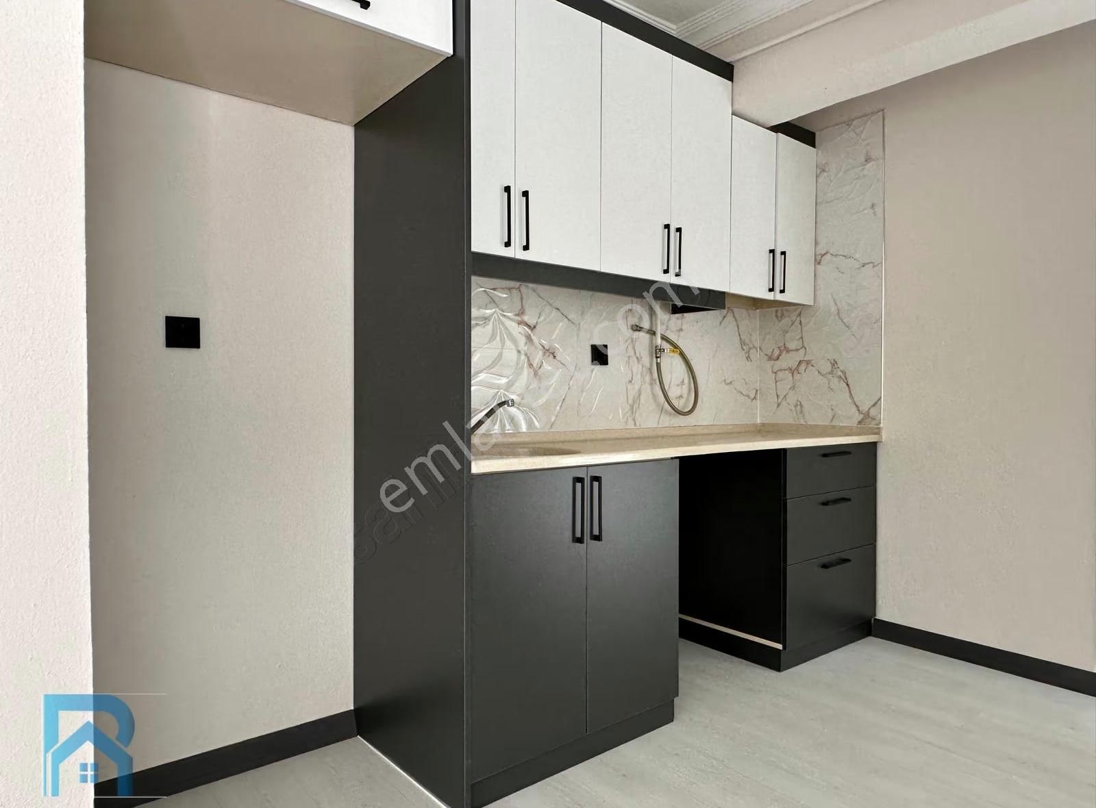 Prestijli Konum | Denize Çok Yakın Havuzlu Ve Güvenlikli Site - Görsel 13