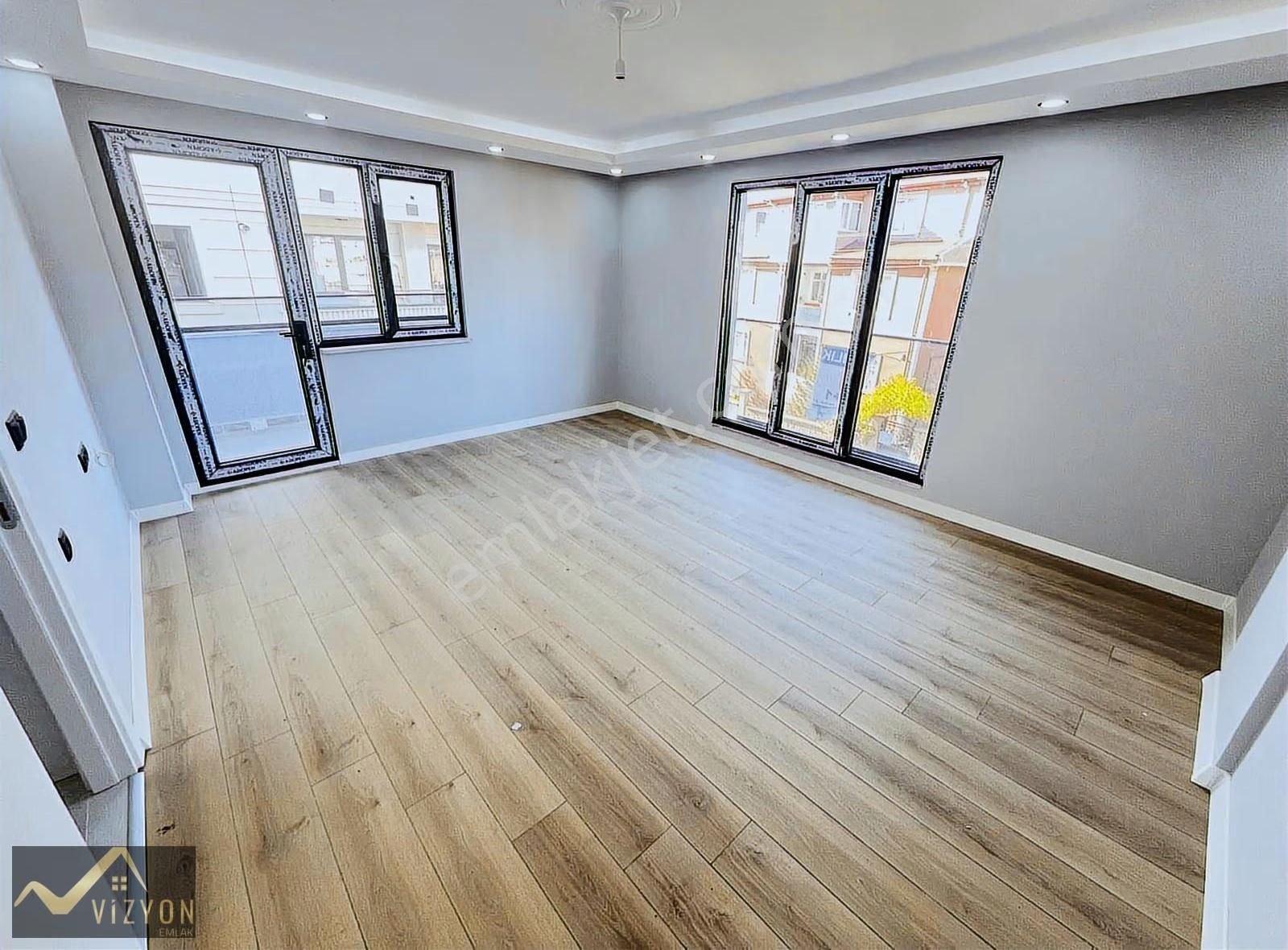 Vizyon Emlak'tan Bayramoğlu Emniyet Yakını Lüks 2+1 Daire