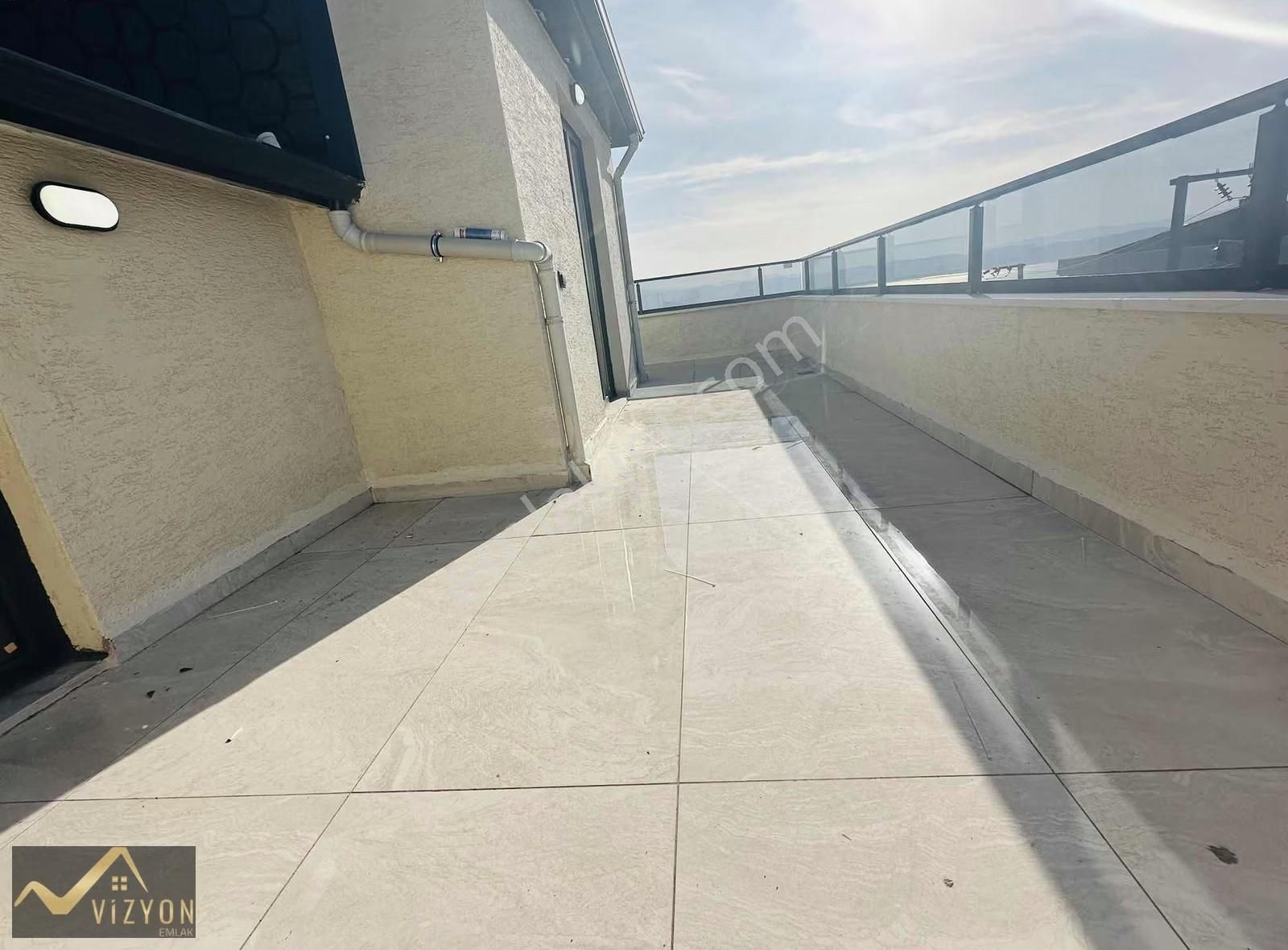 Vizyon Emlak'tan Ful Deniz Ve Köprü Manzaralı 4+1 Lüx Dublex - Görsel 3
